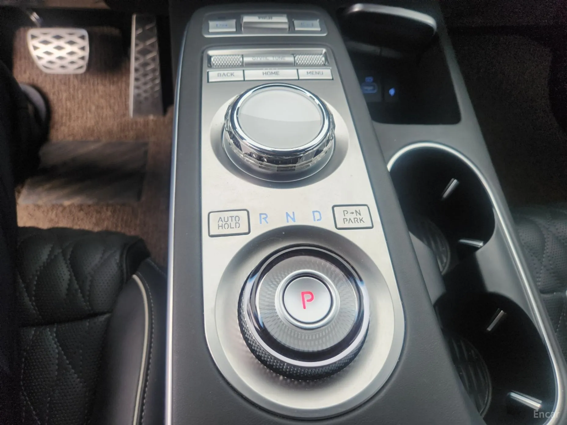 Genesis GV70 превью 12