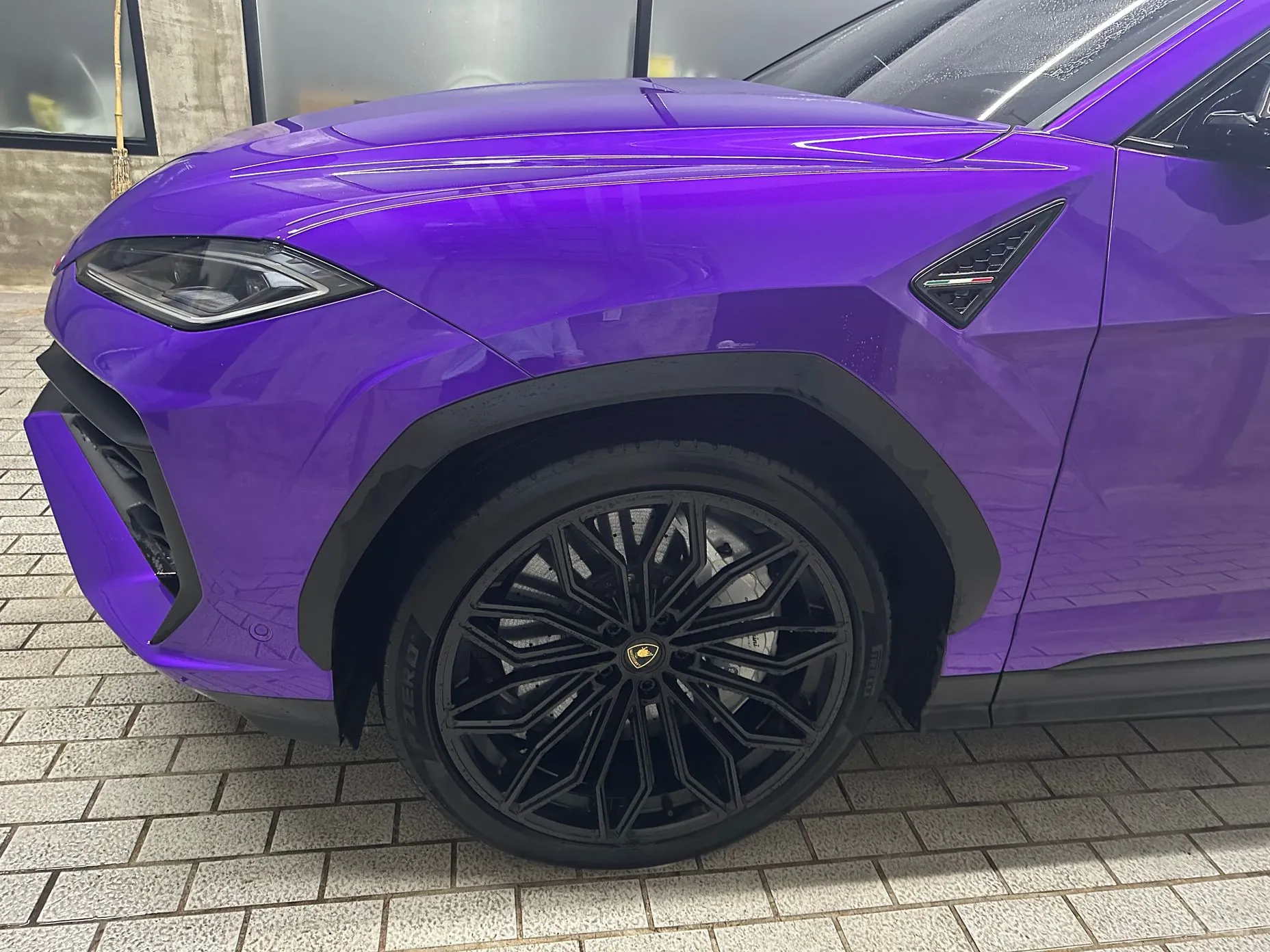 Lamborghini Urus превью 5