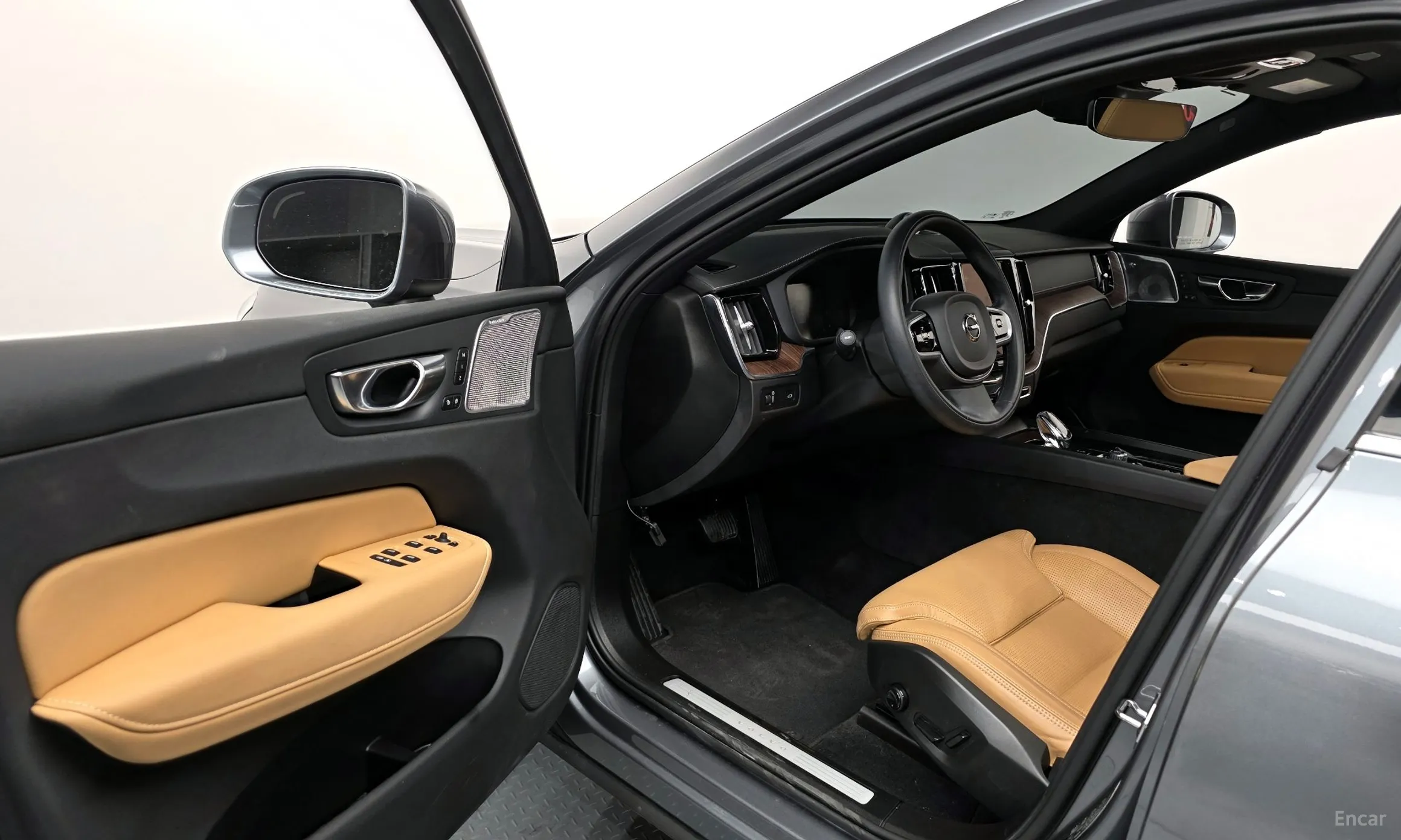 Volvo XC60 Gen 2 превью 10