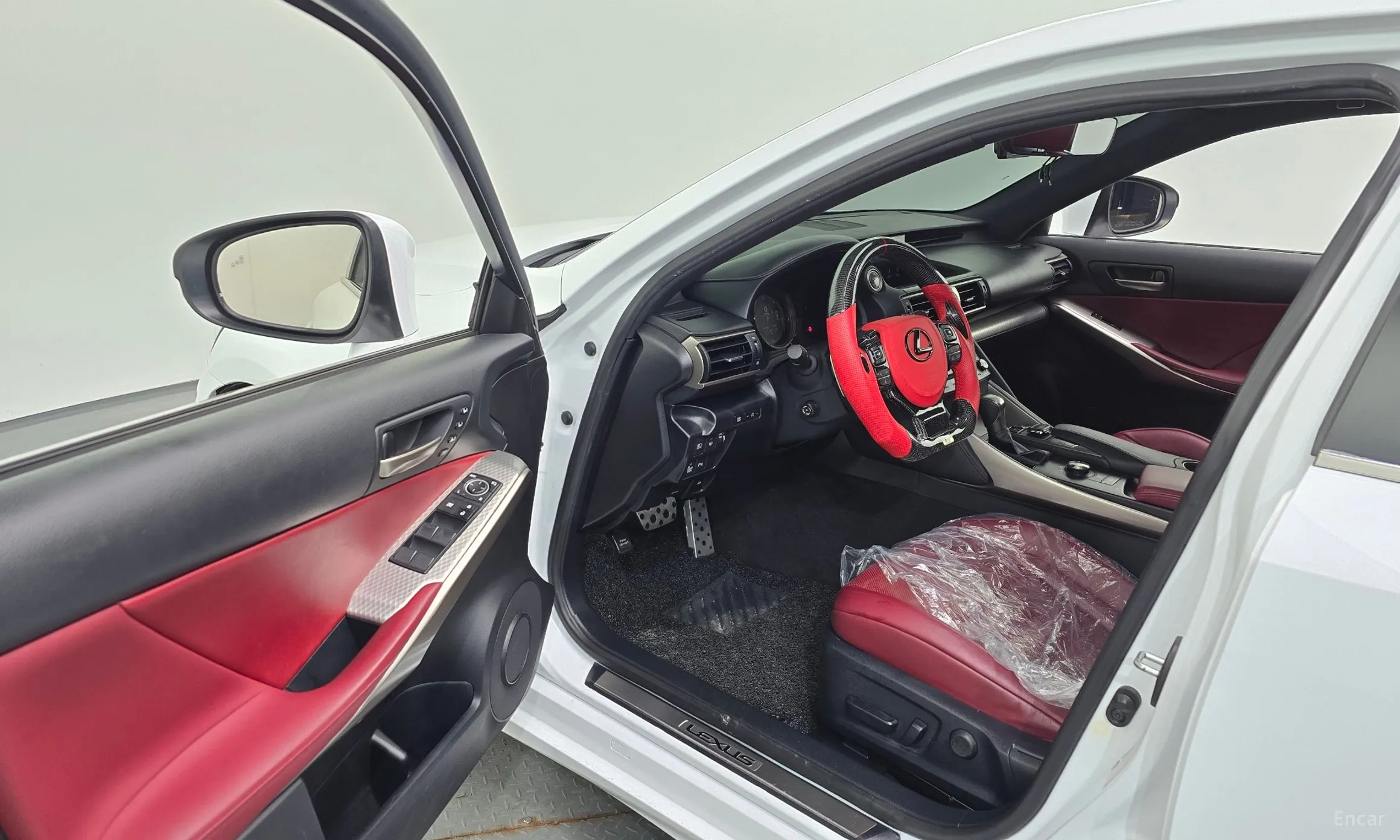 Lexus New IS300 превью 10
