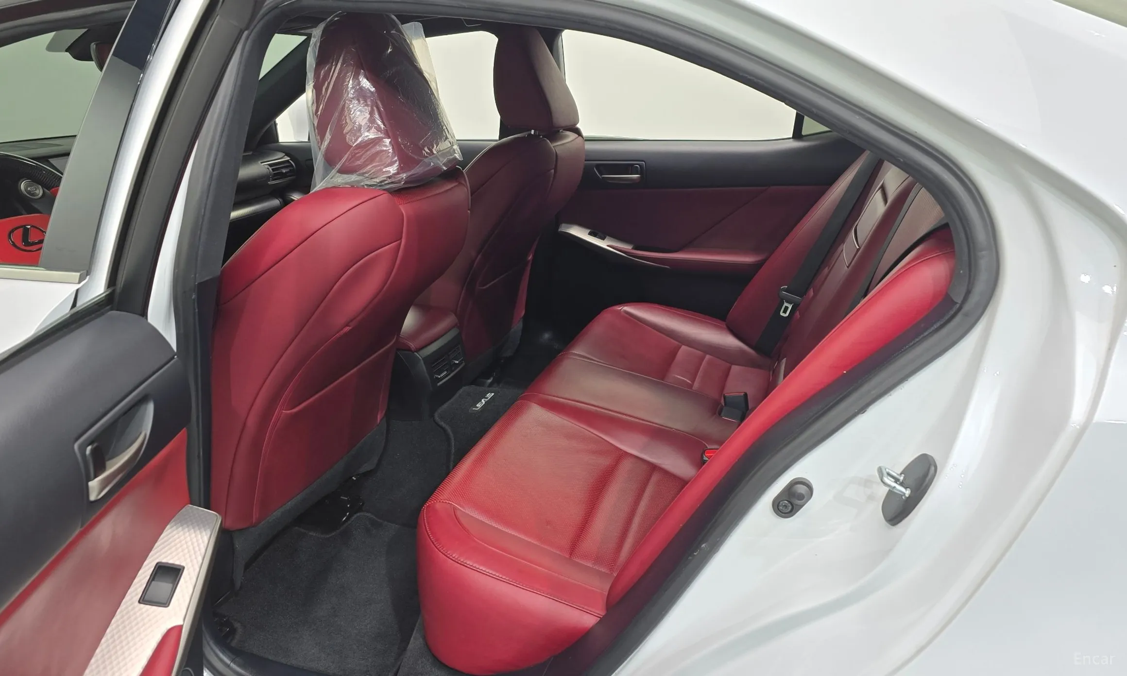 Lexus New IS300 превью 12