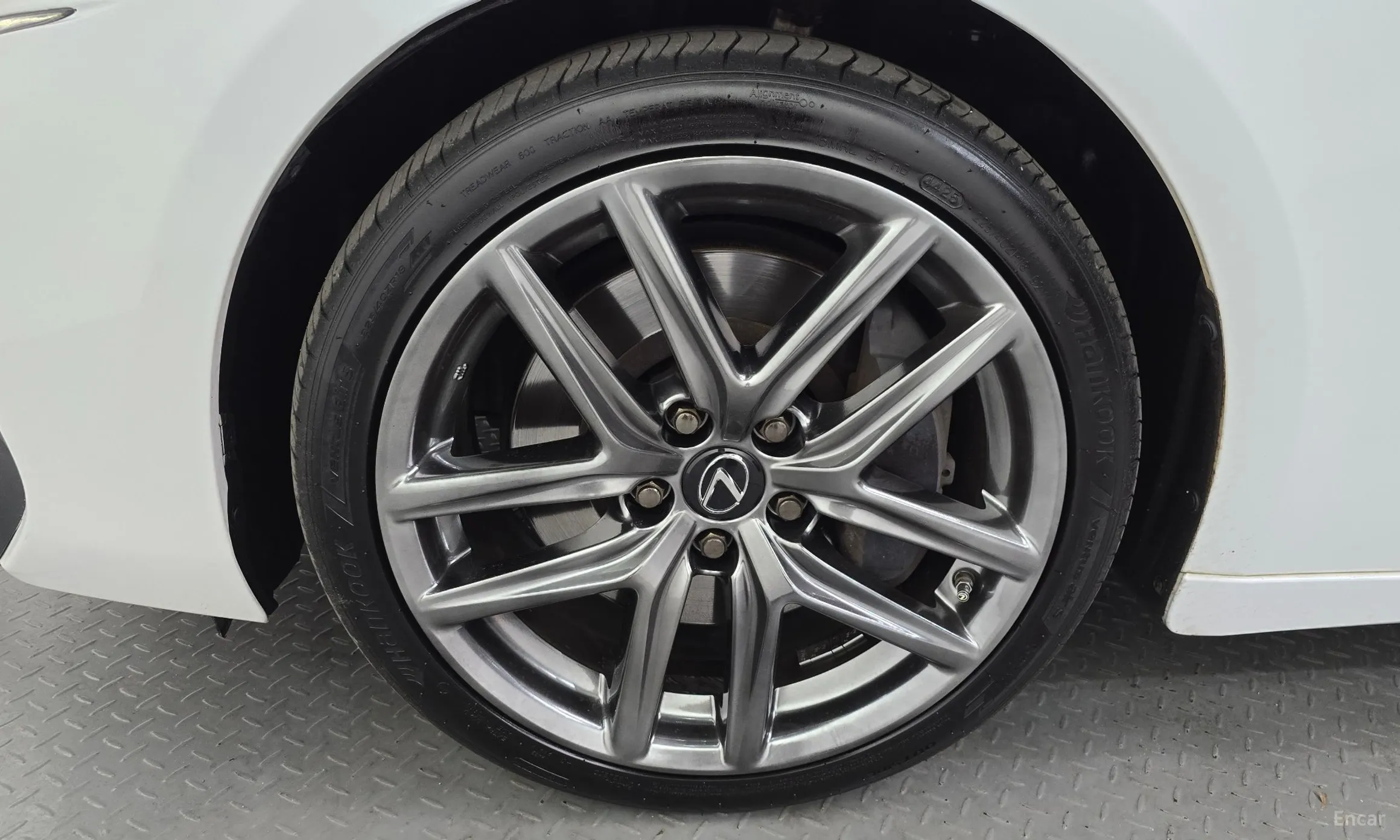Lexus New IS300 превью 5