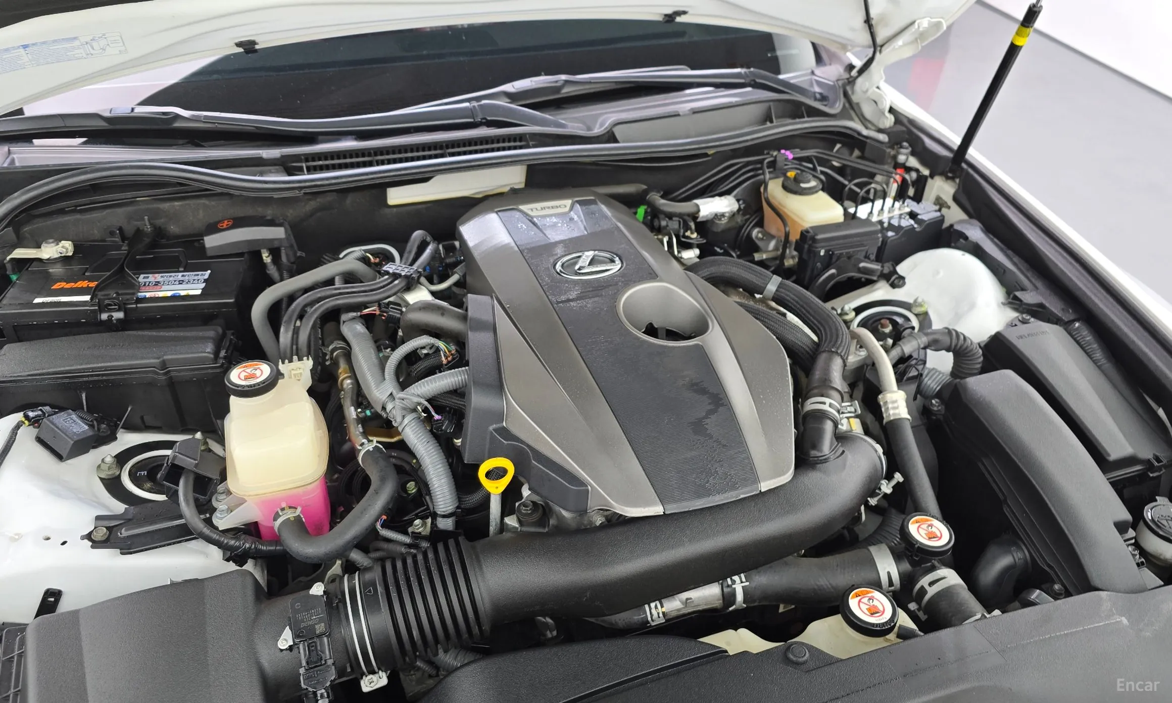 Lexus New IS300 превью 6