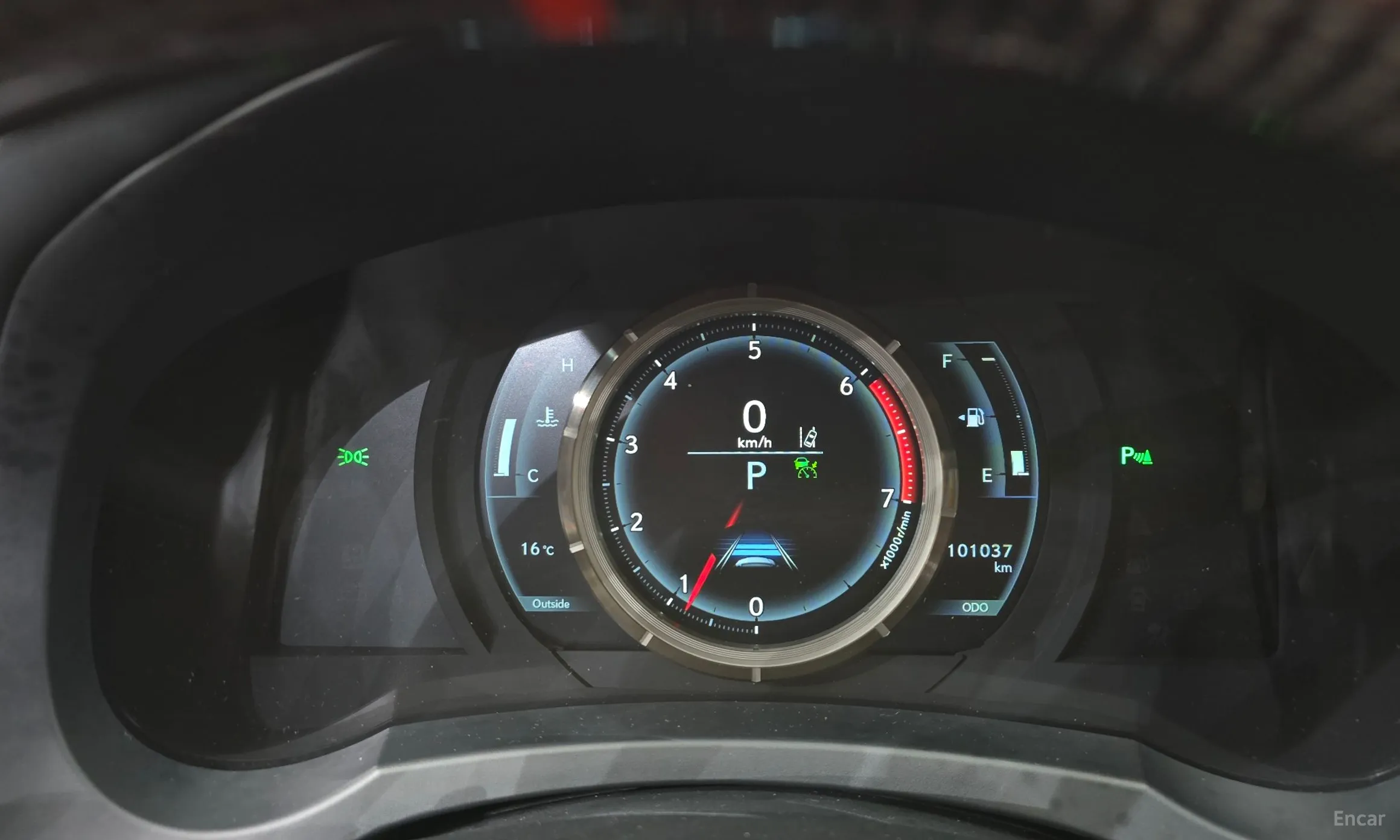 Lexus New IS300 превью 8