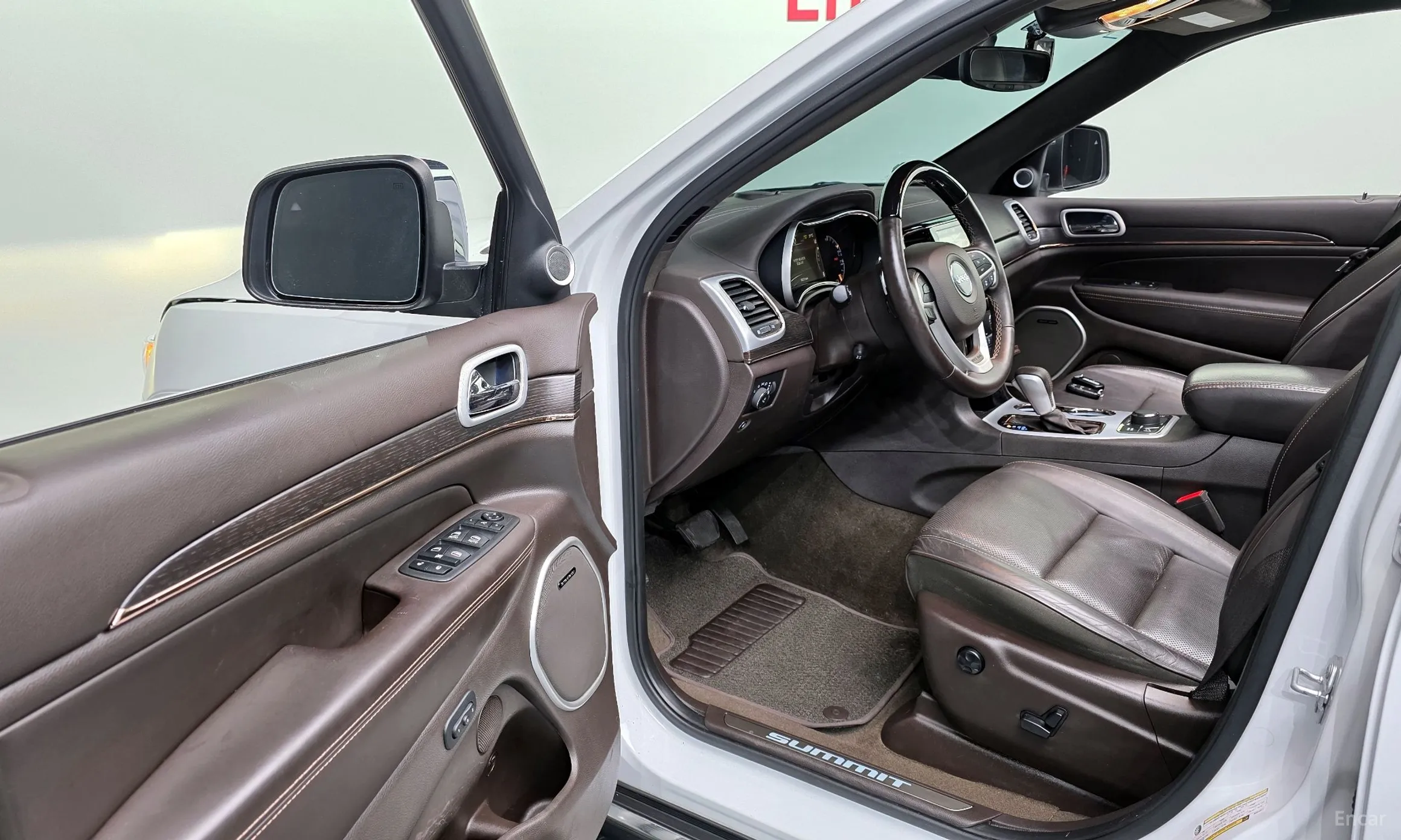 Jeep Grand Cherokee превью 10