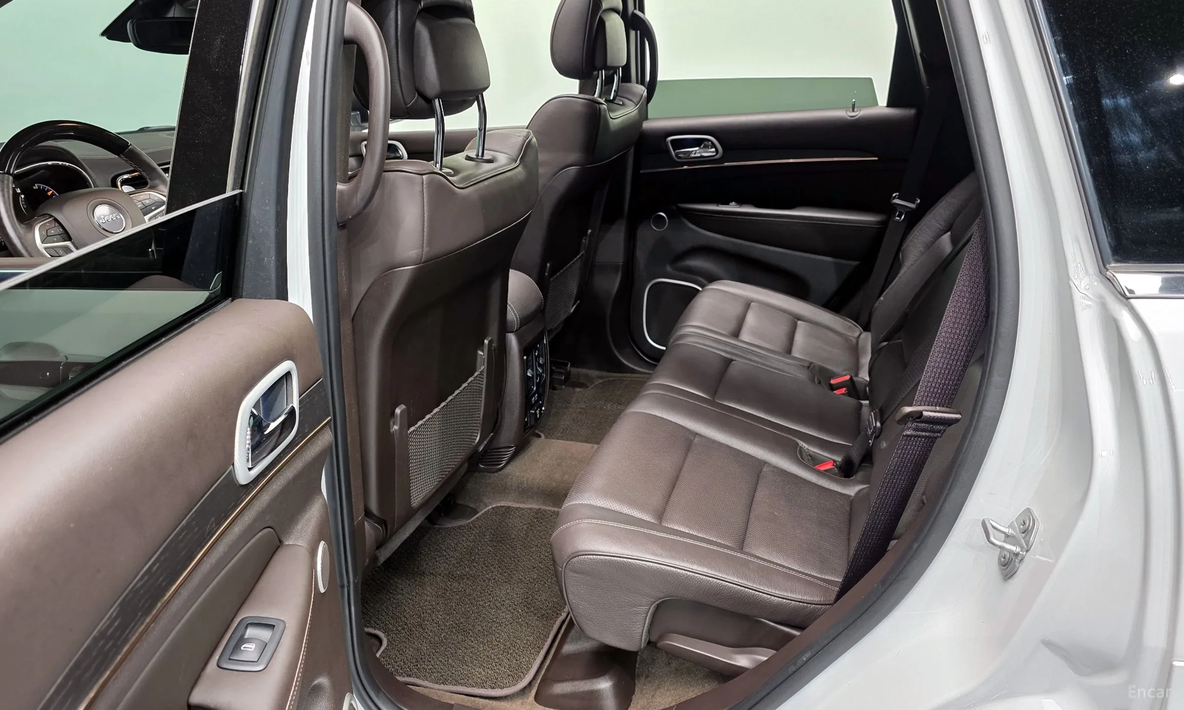 Jeep Grand Cherokee превью 12