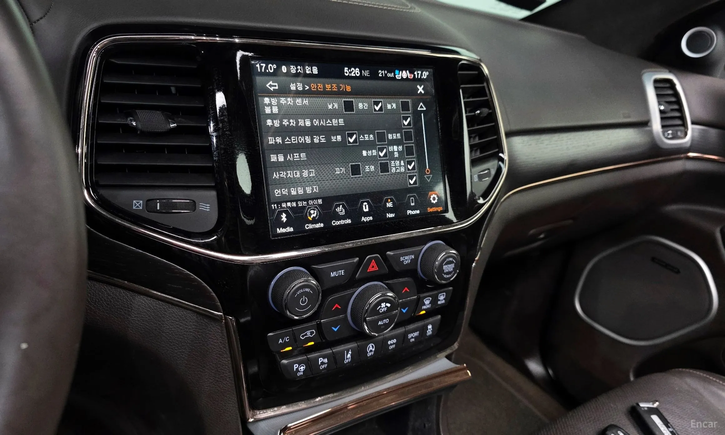 Jeep Grand Cherokee превью 16