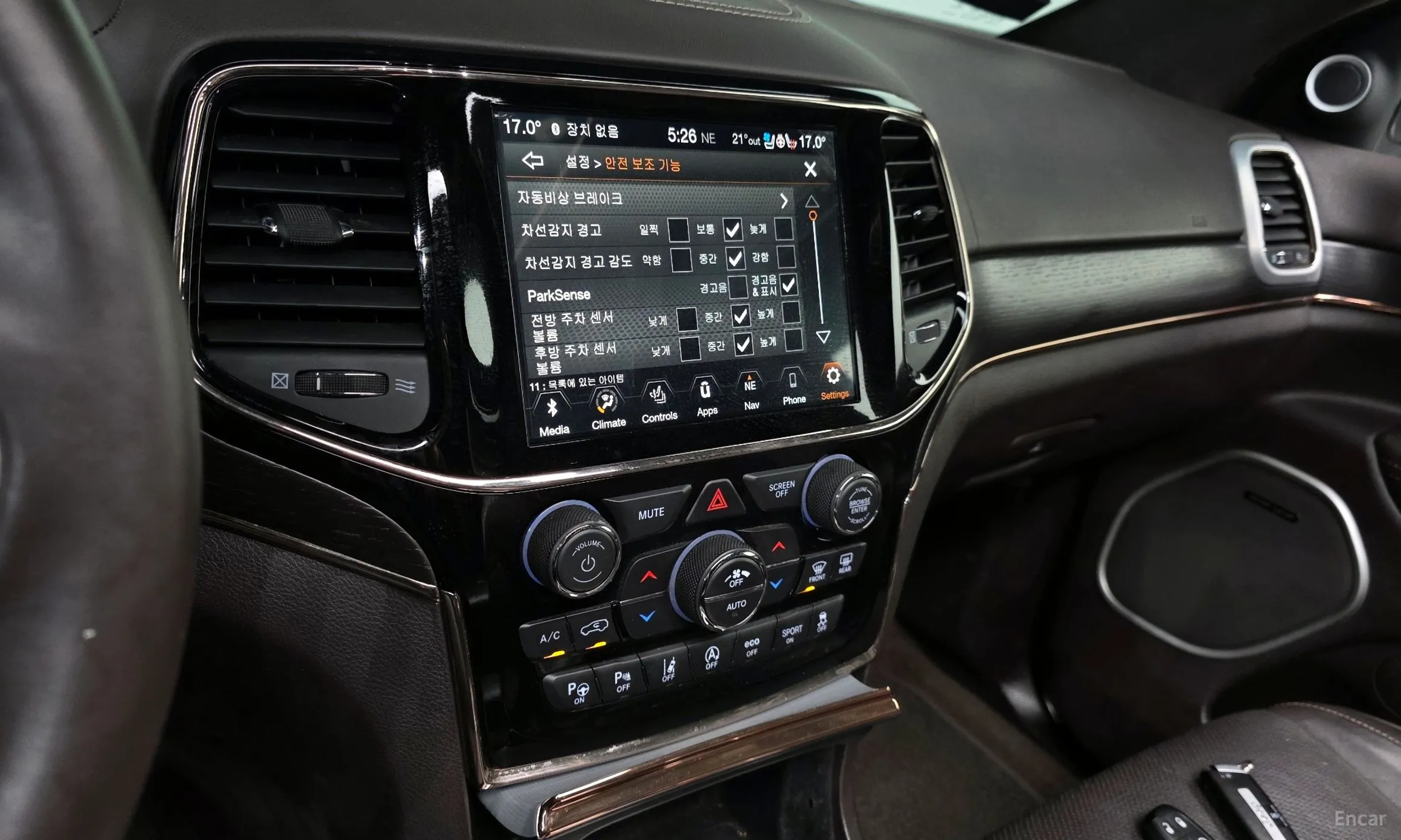 Jeep Grand Cherokee превью 17
