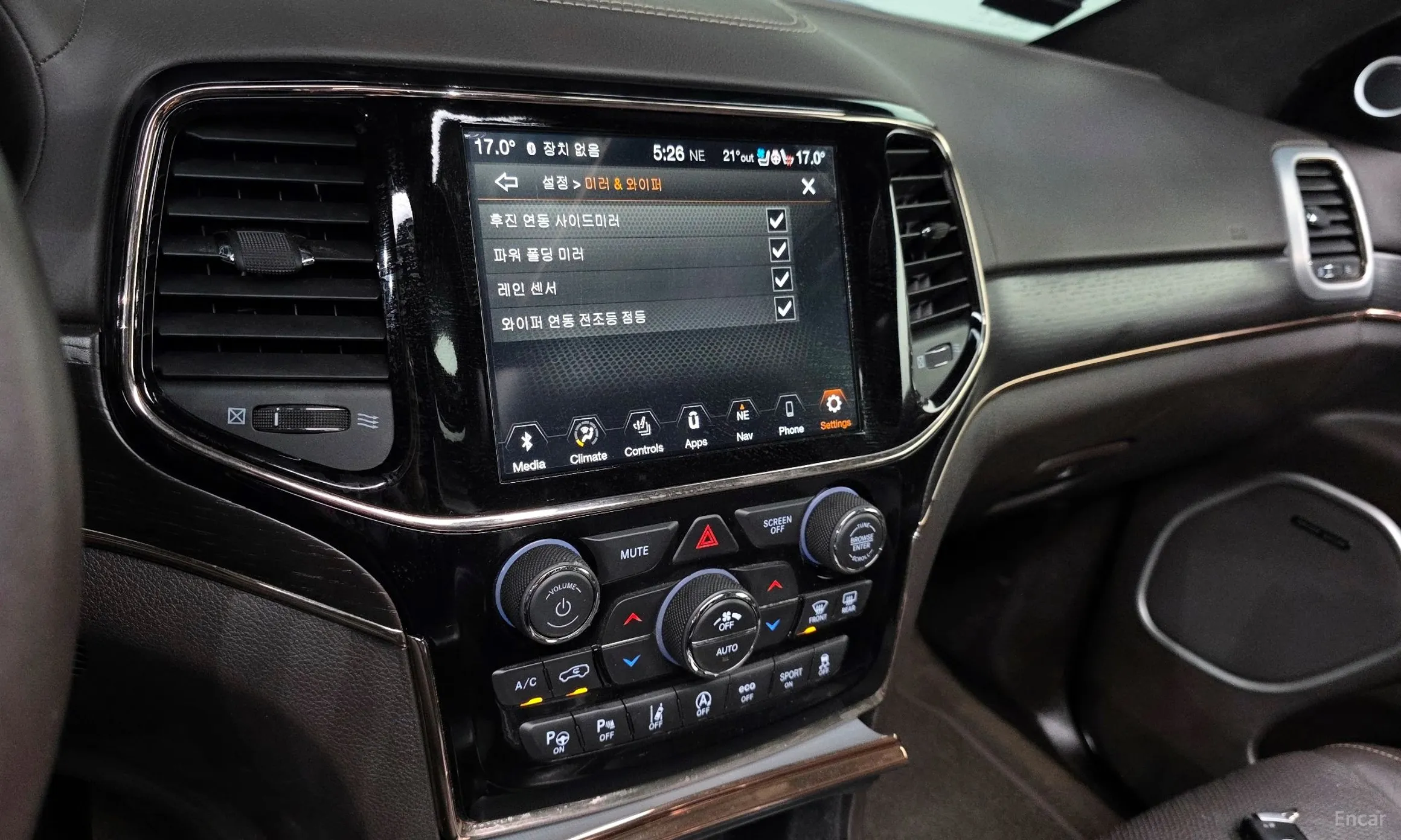 Jeep Grand Cherokee превью 18