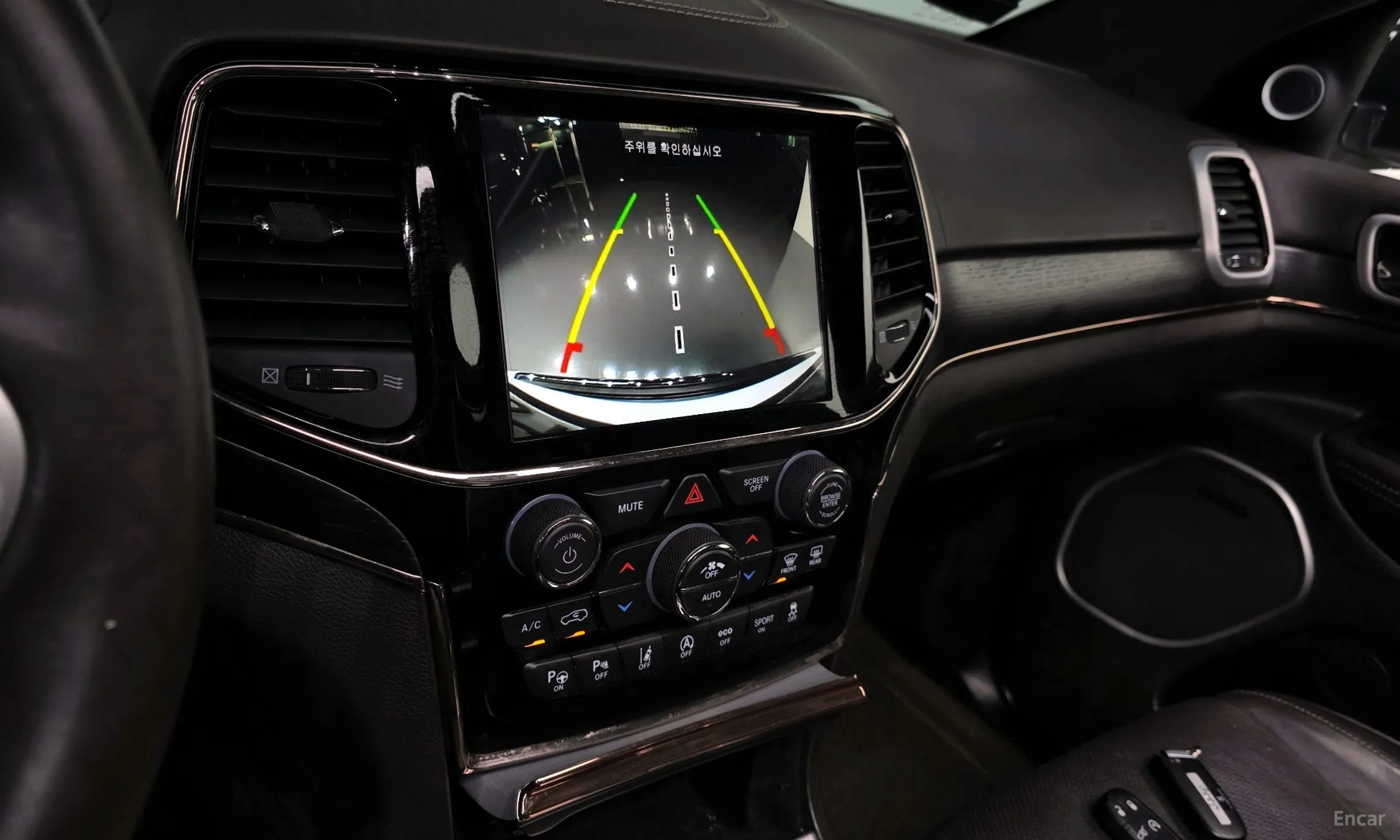 Jeep Grand Cherokee превью 19