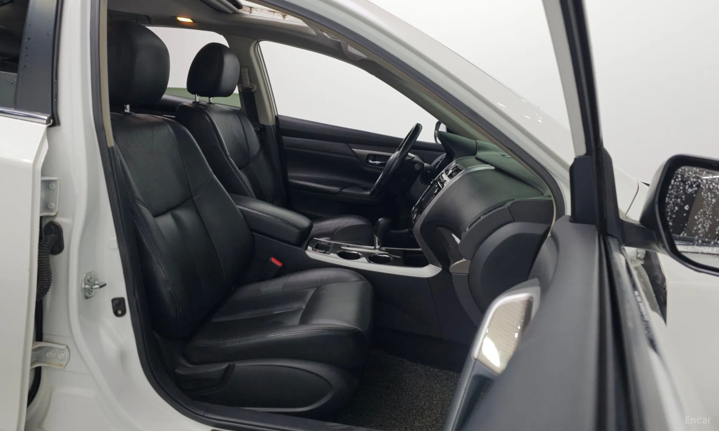 Nissan Altima превью 11