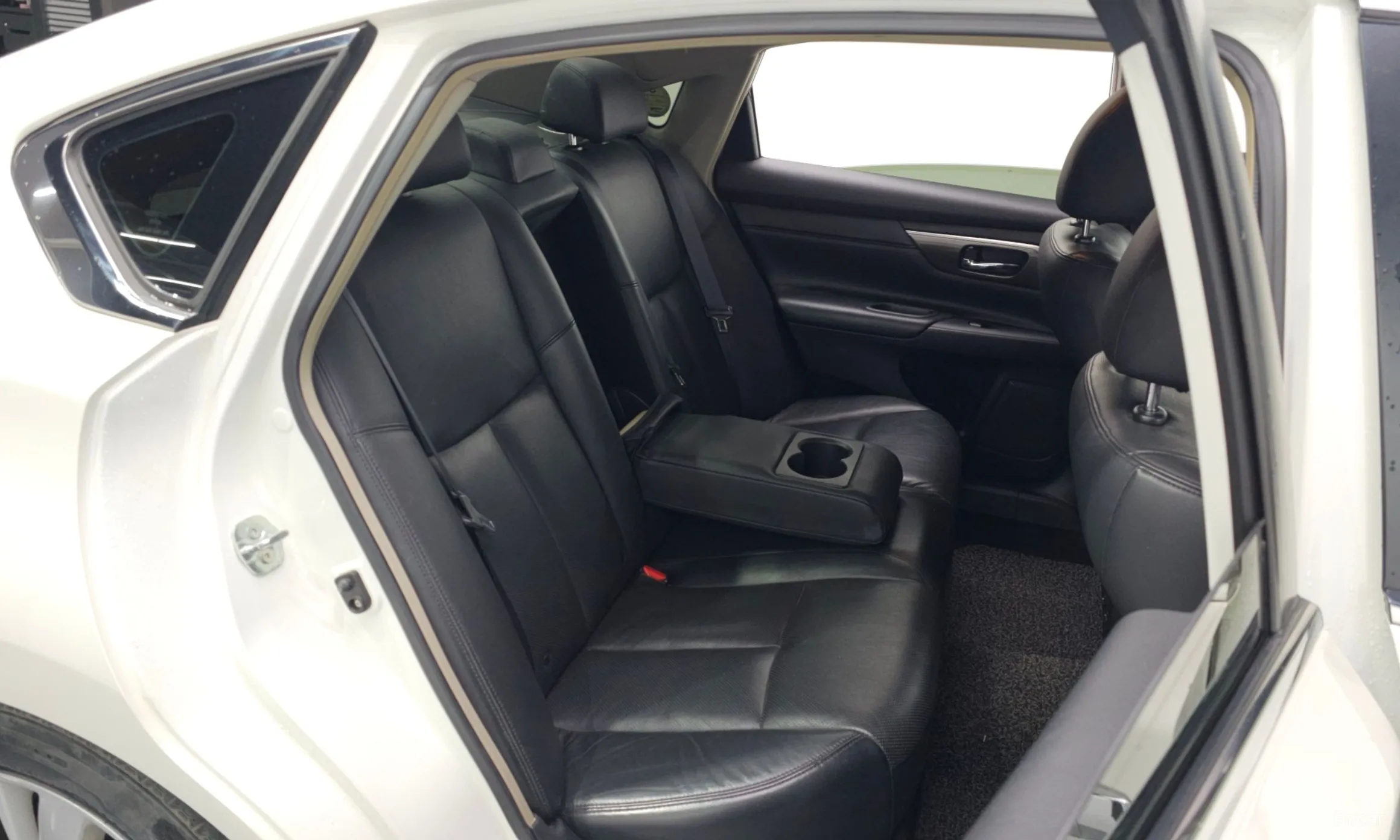 Nissan Altima превью 12