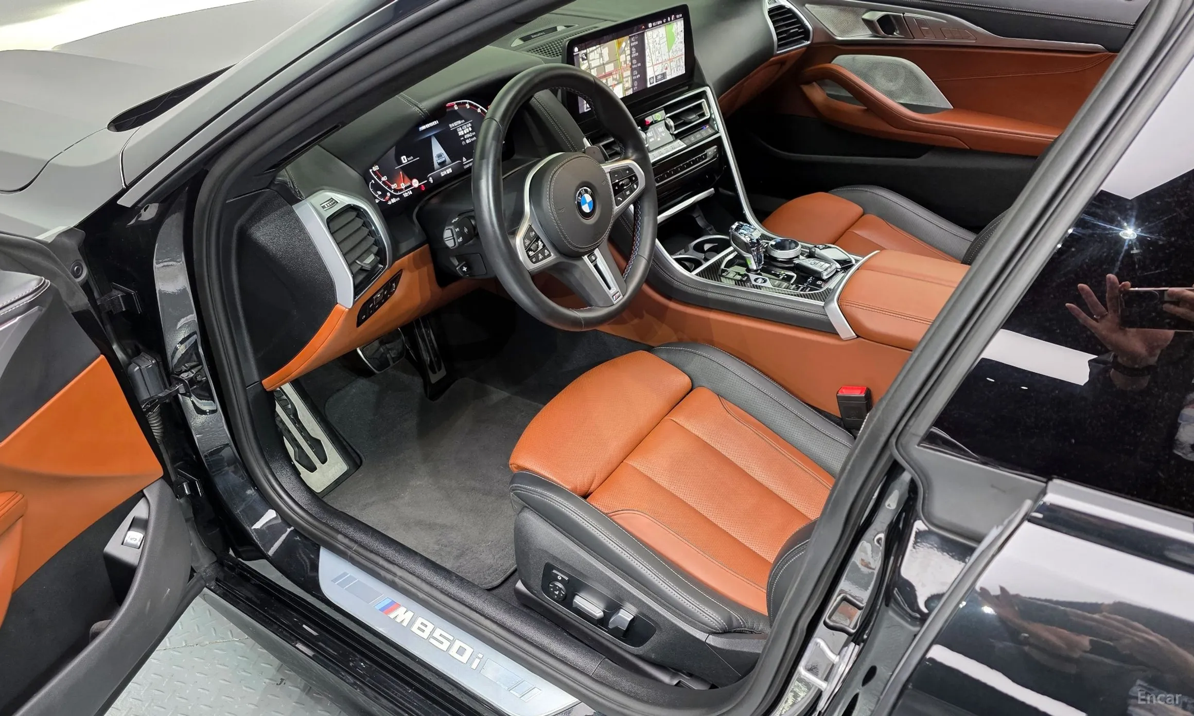 BMW 8-series (G15) превью 10