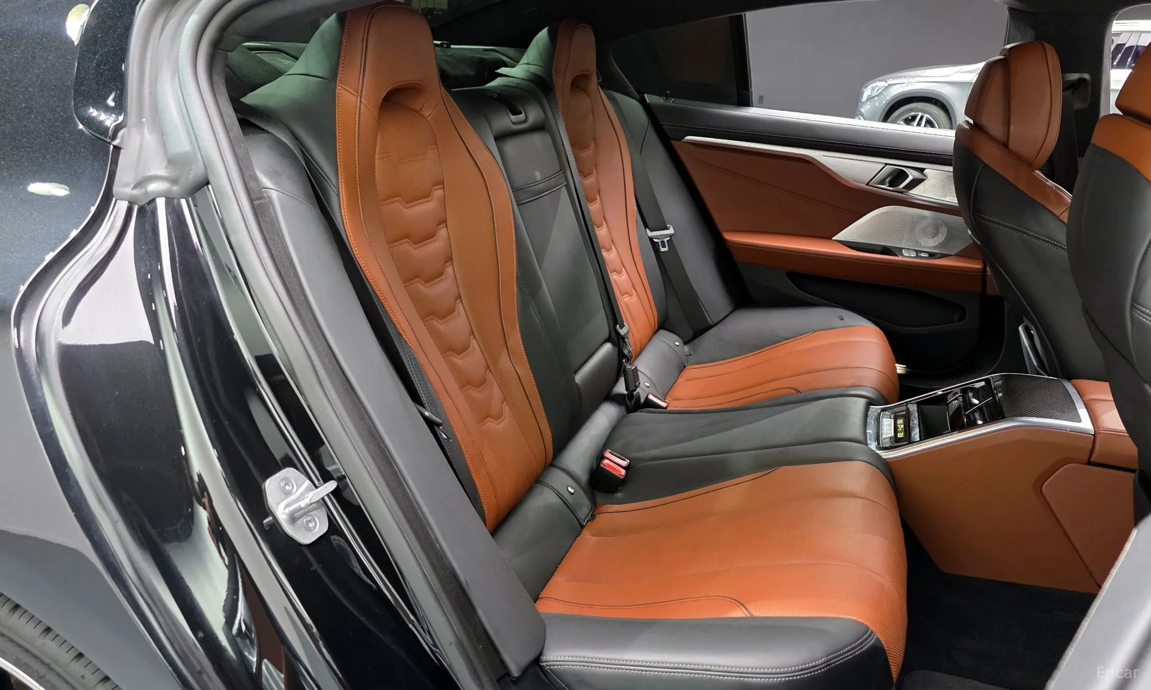 BMW 8-series (G15) превью 11