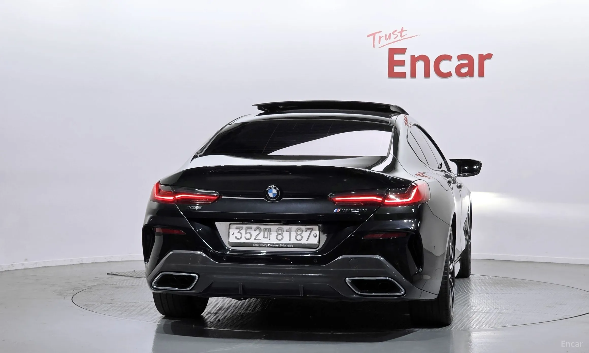 BMW 8-series (G15) превью 4