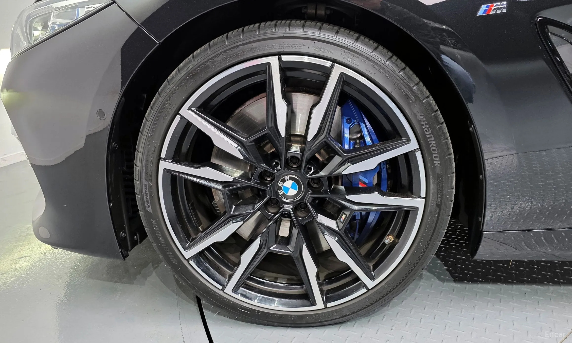 BMW 8-series (G15) превью 5