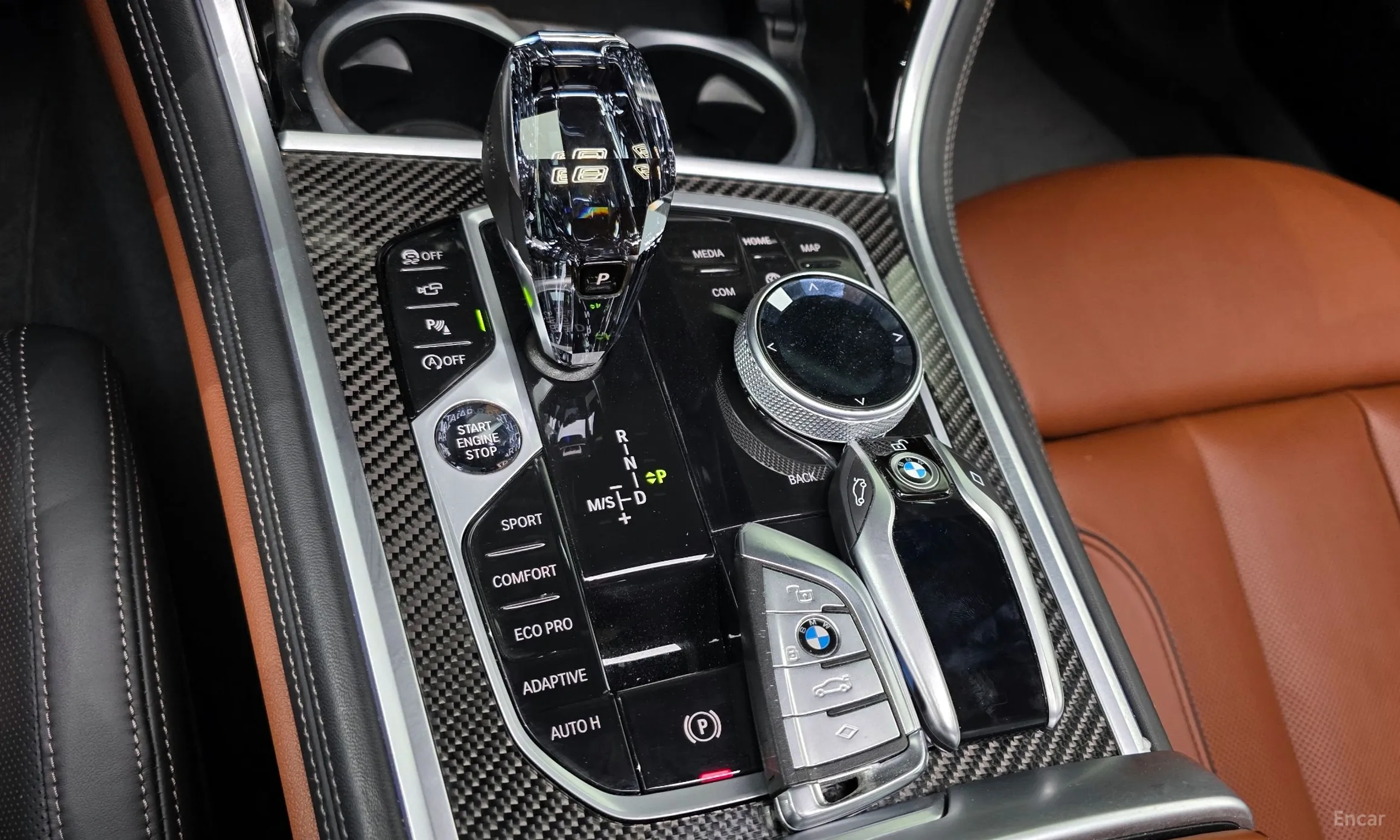 BMW 8-series (G15) превью 9