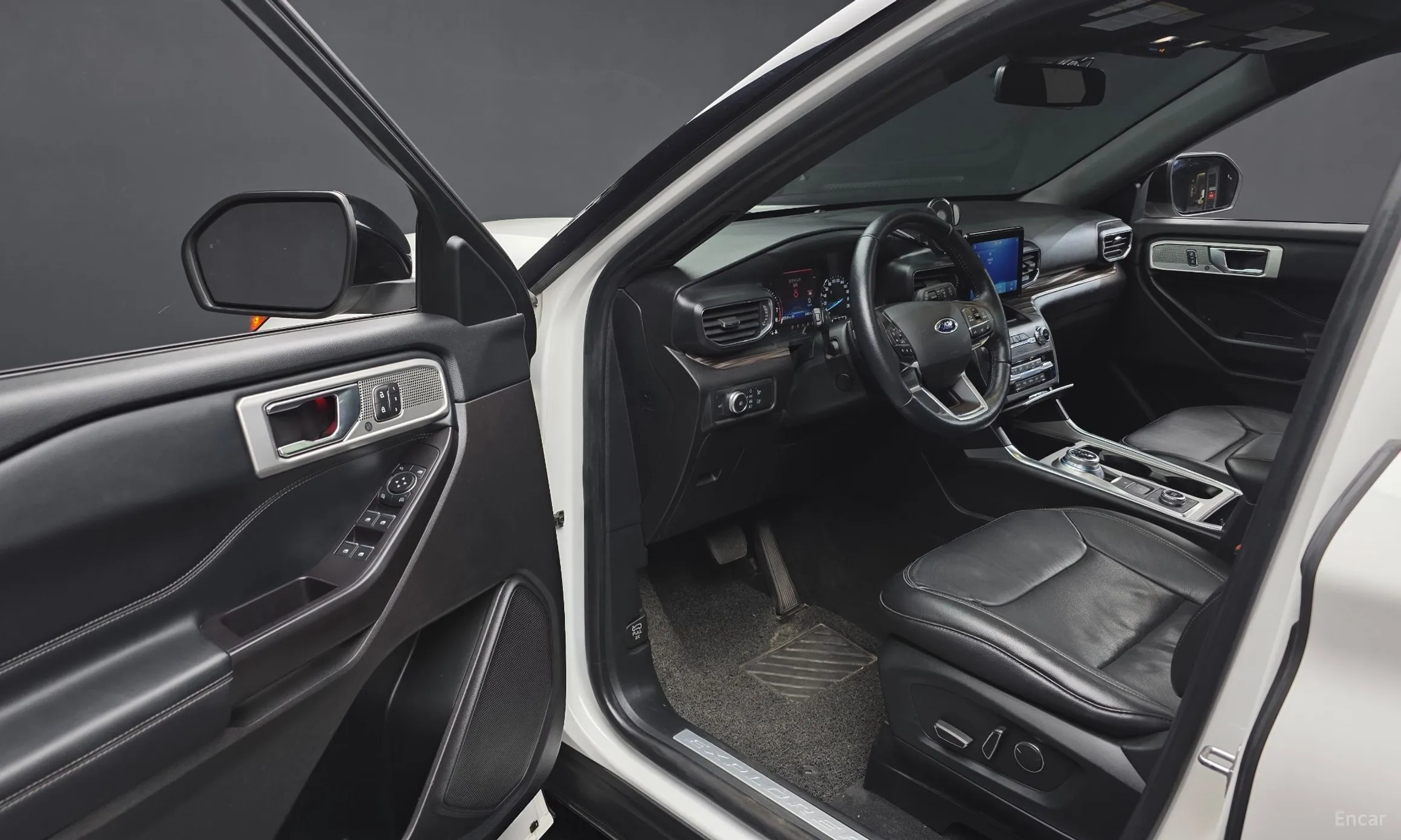 Ford Explorer 6th Generation превью 10