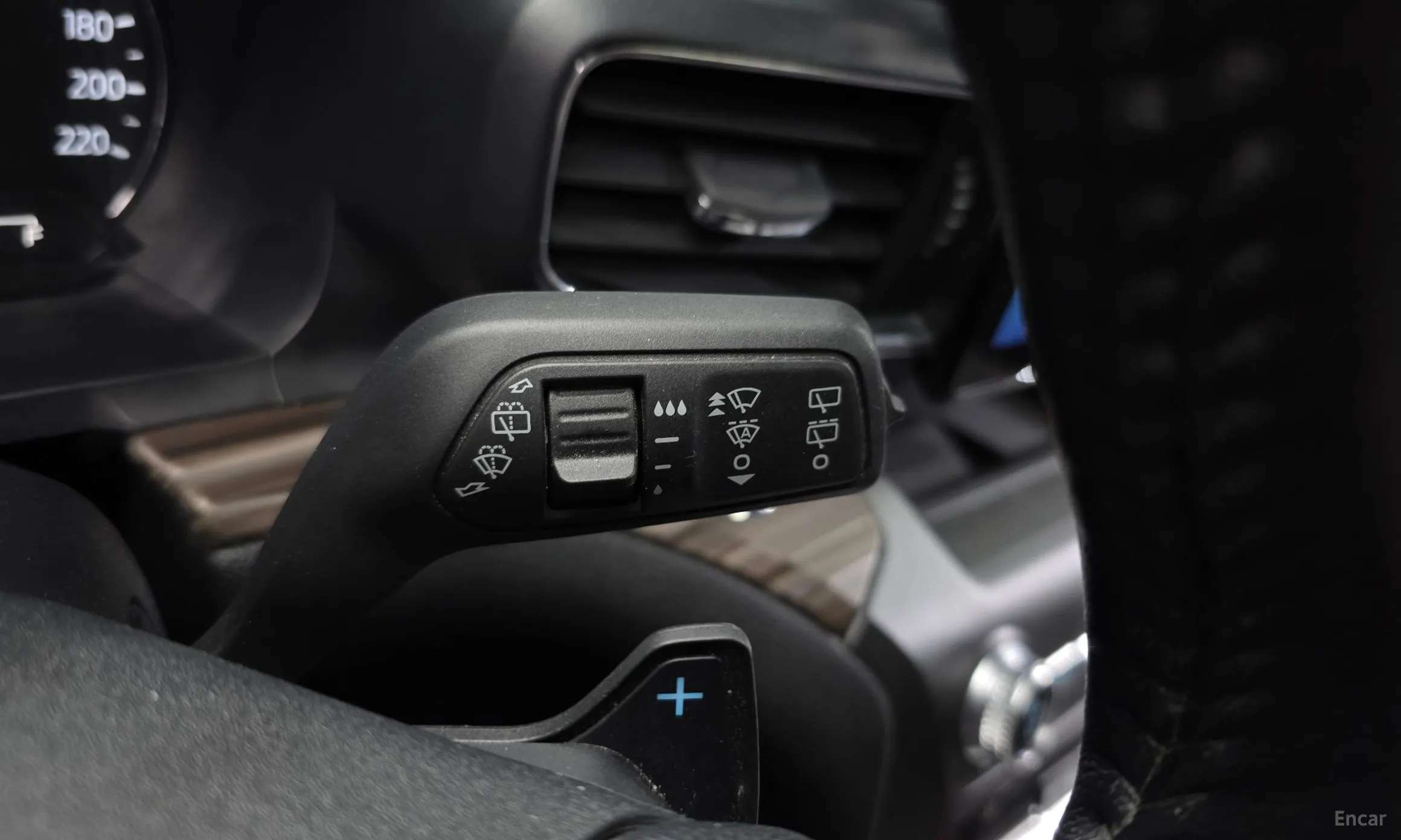 Ford Explorer 6th Generation превью 17
