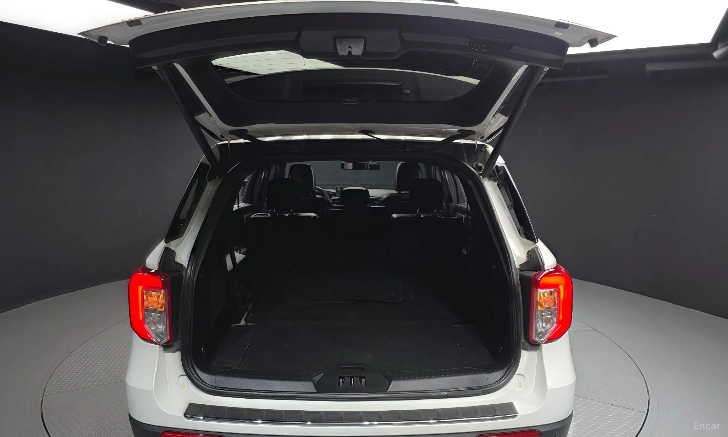 Ford Explorer 6th Generation превью 20