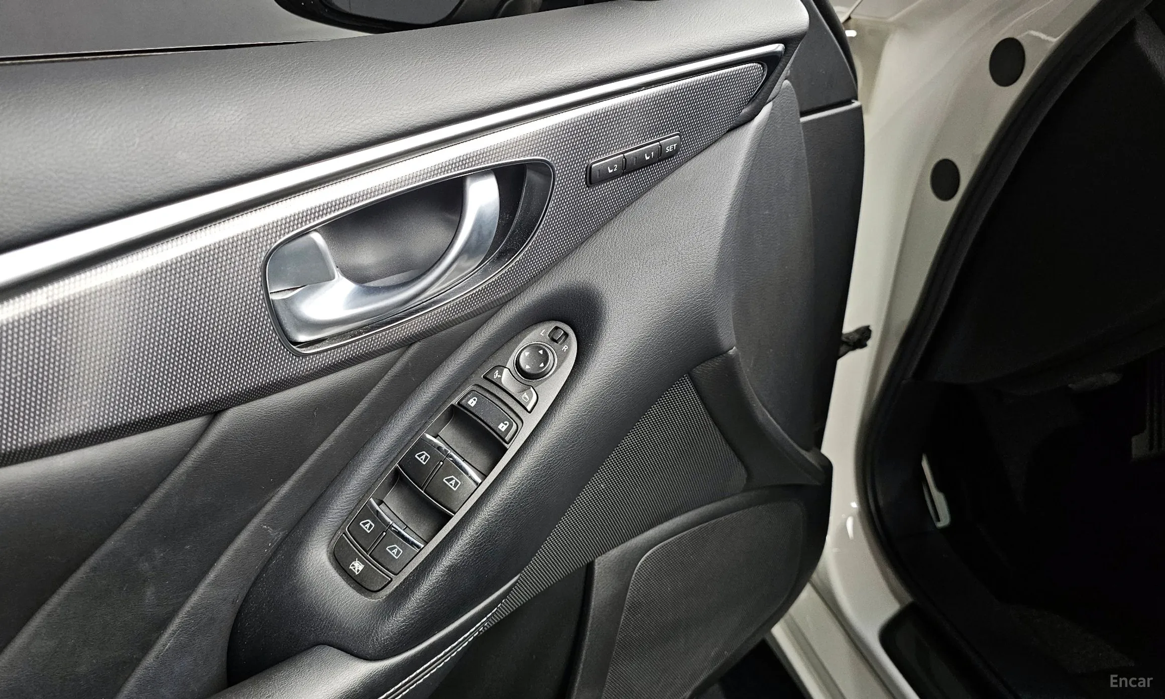 Infiniti Q50 превью 13
