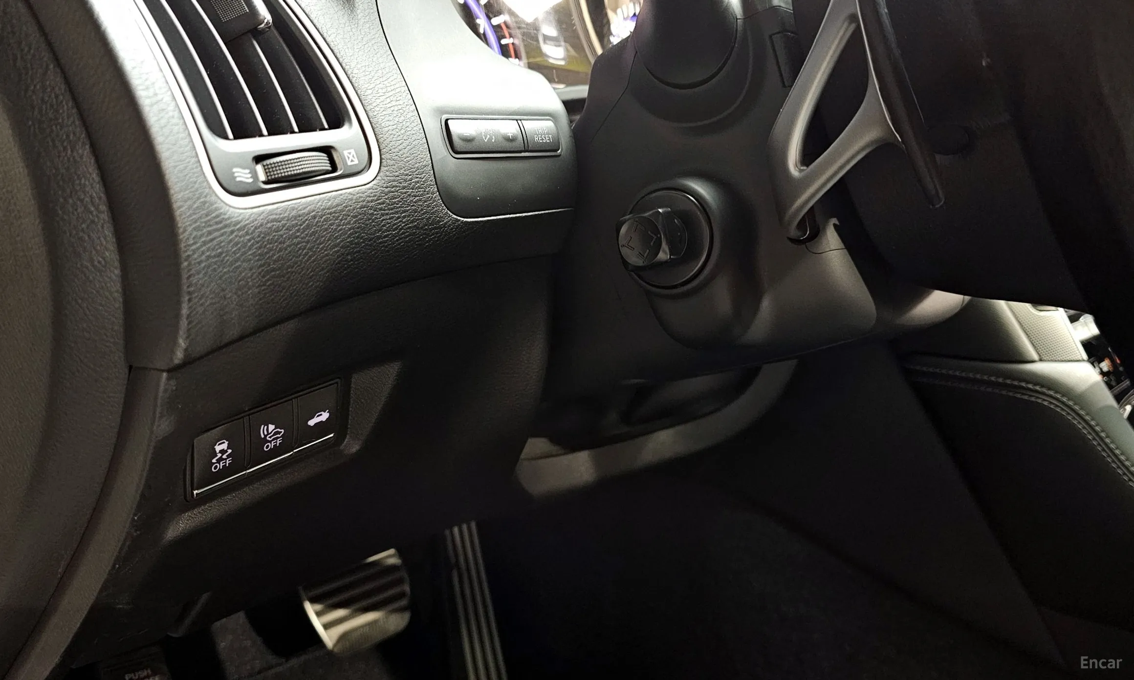 Infiniti Q50 превью 14