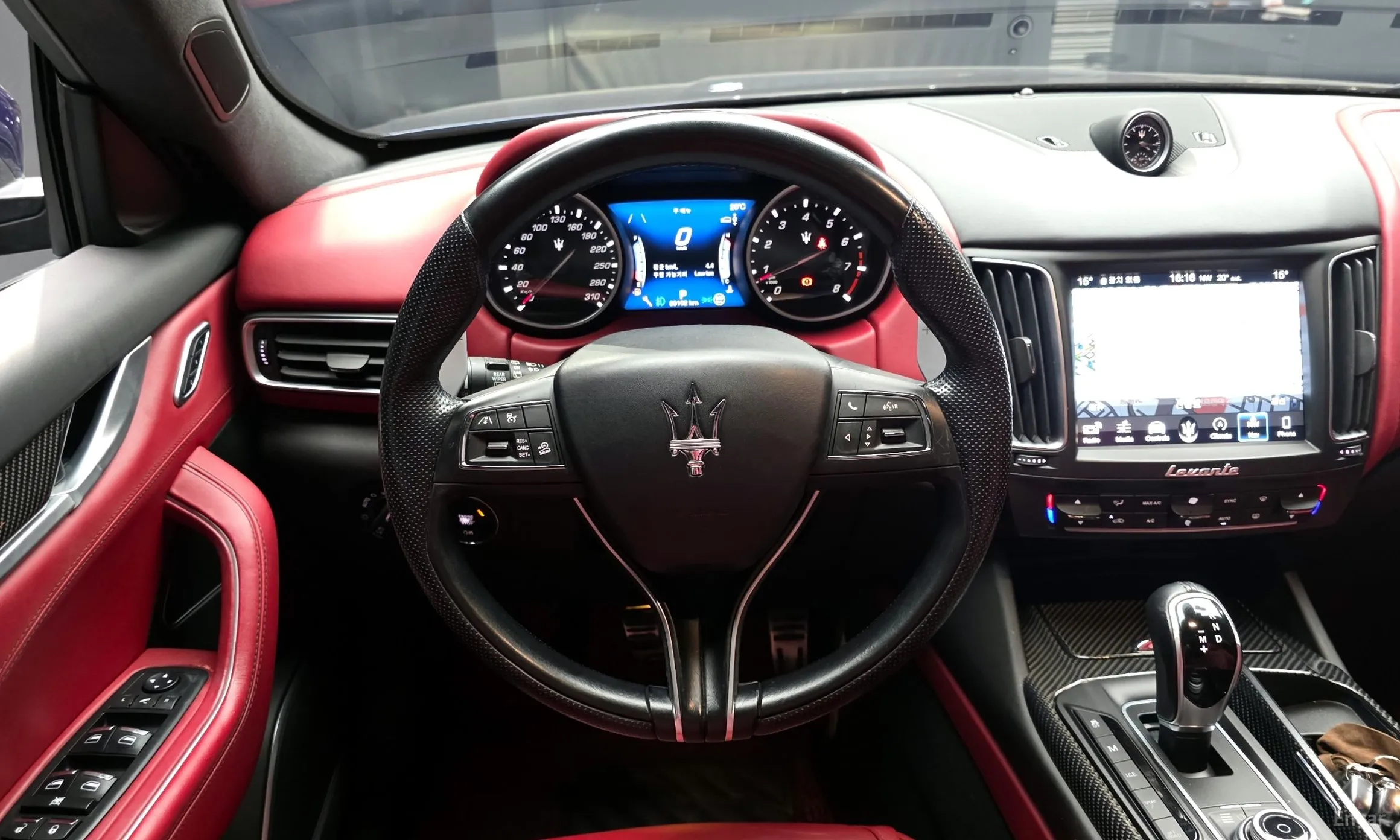 Maserati Levante превью 13