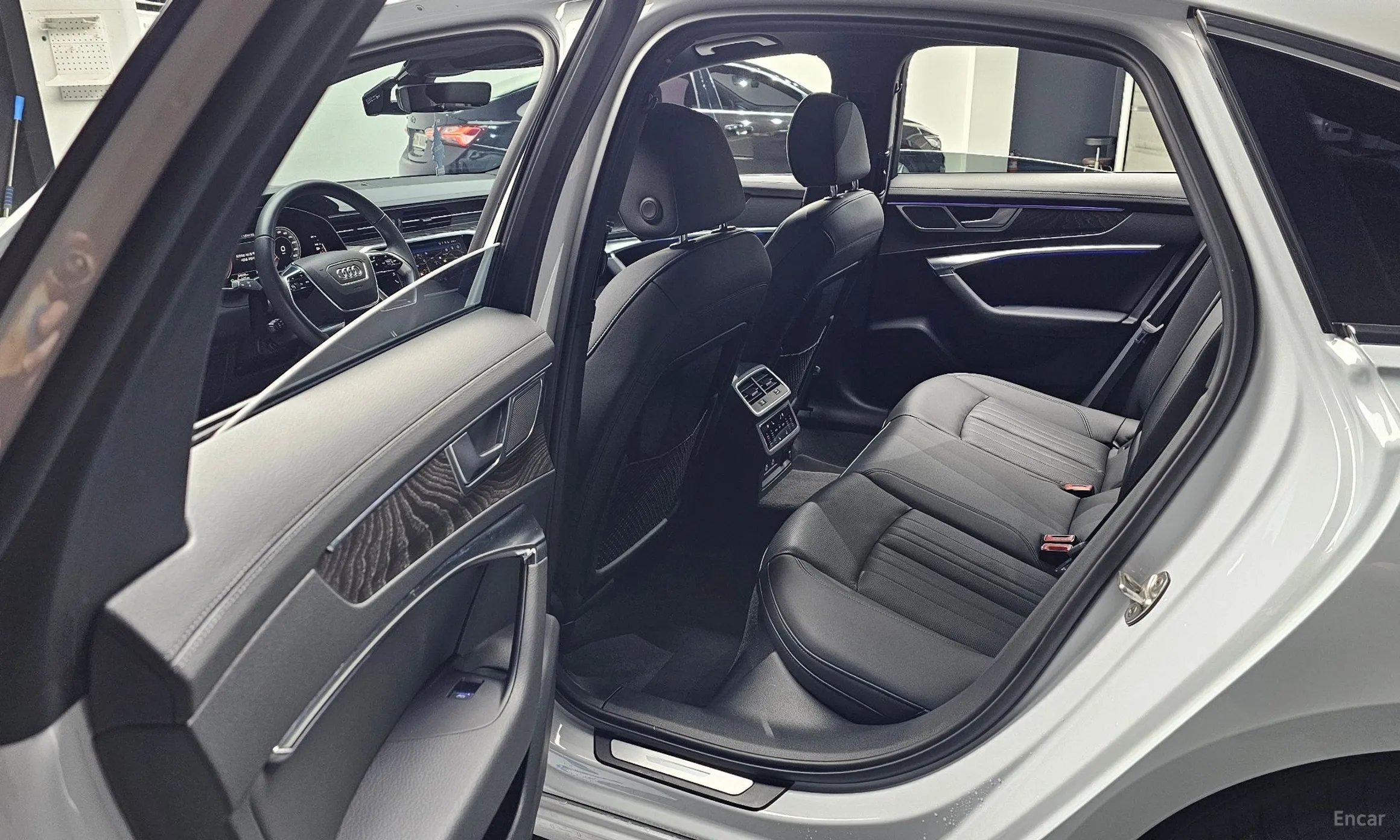 Audi A6 (C8) превью 11