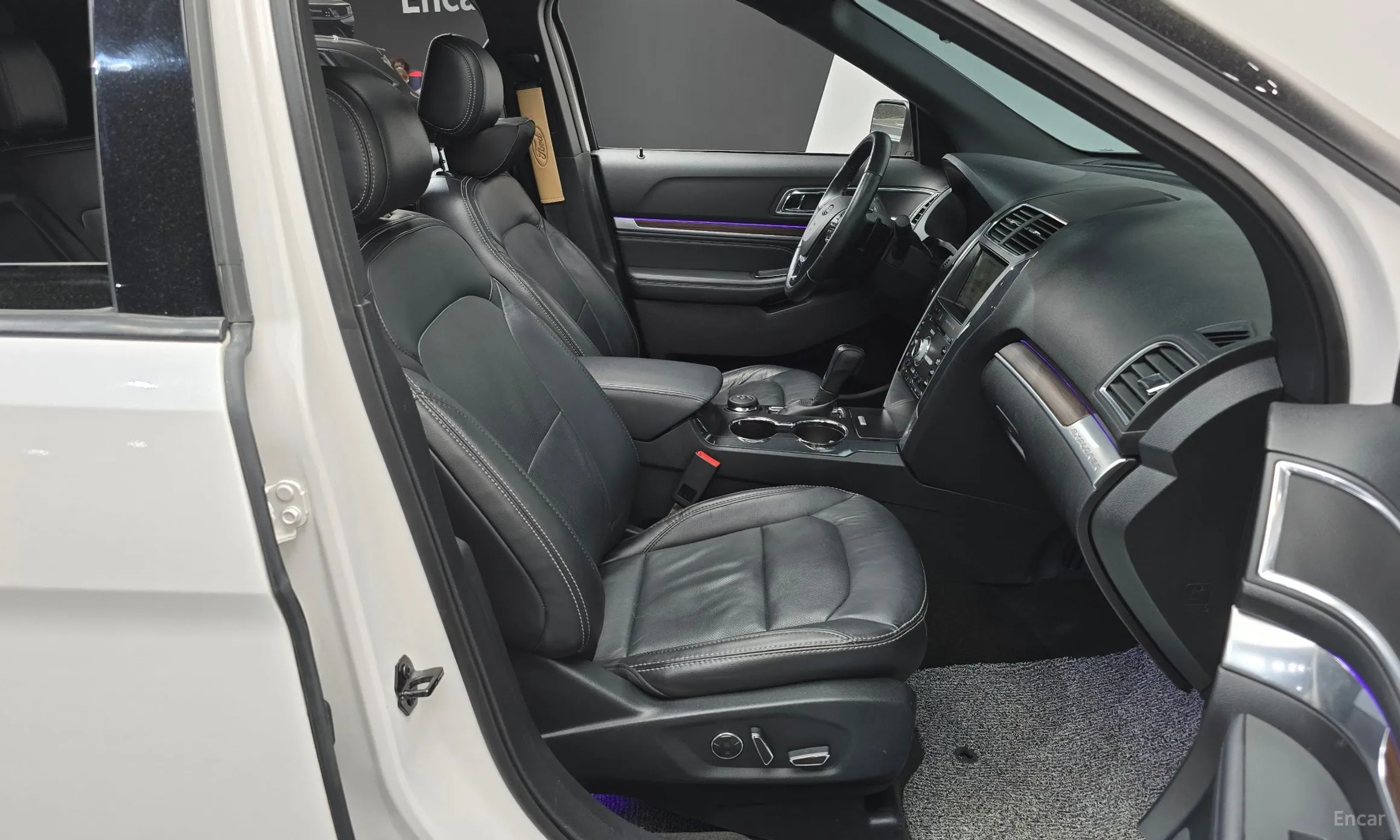 Ford Explorer превью 11