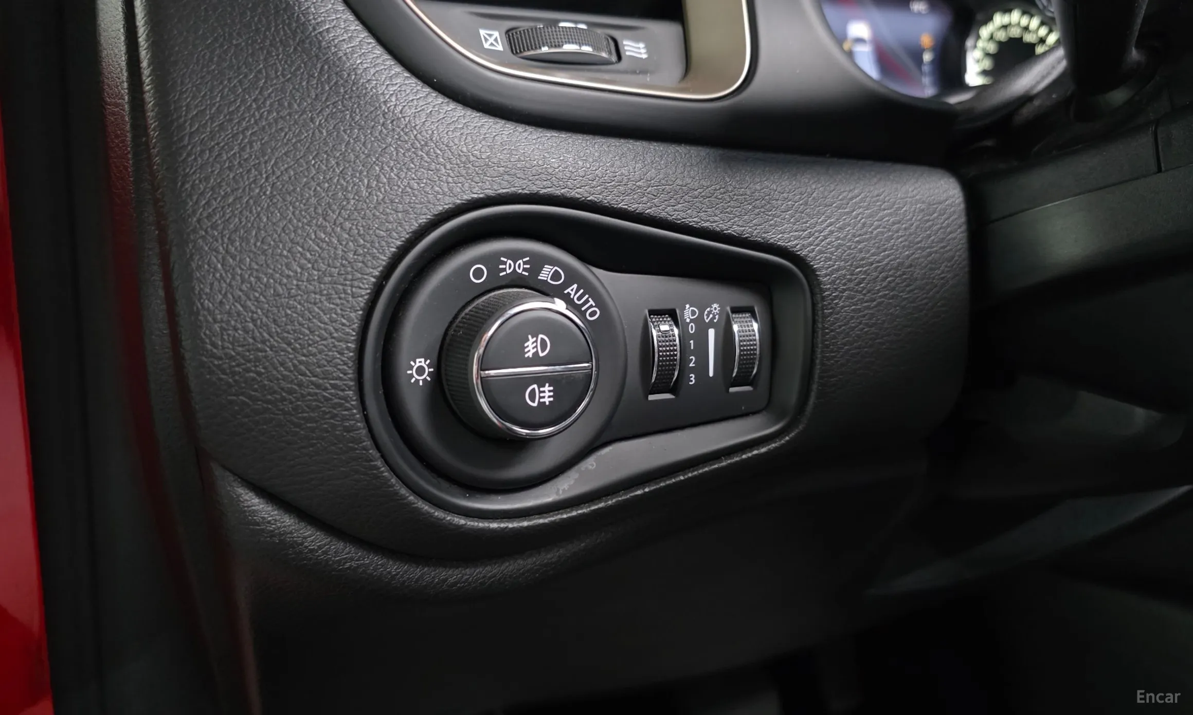 Jeep Renegade превью 19