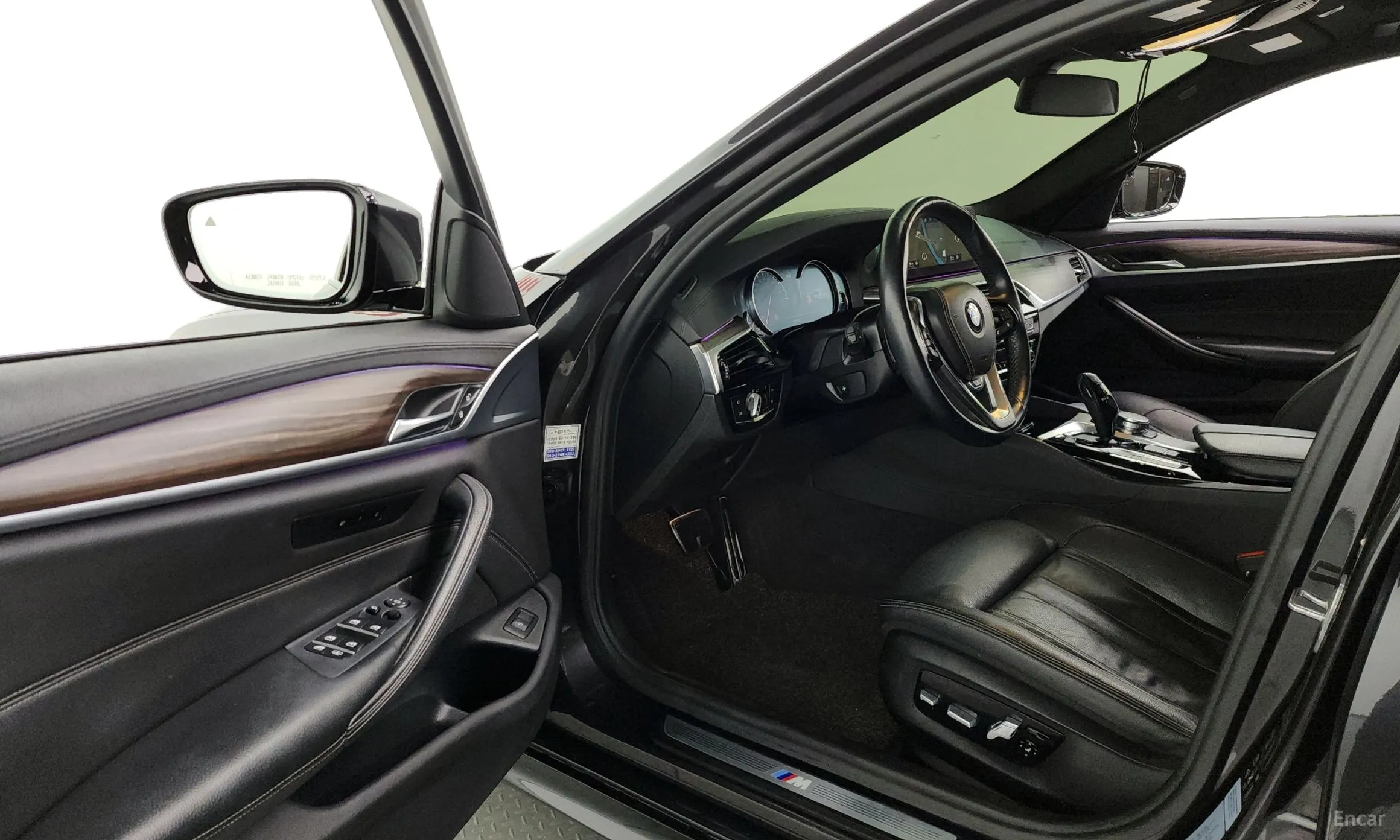 BMW 5 Series (G30) превью 10