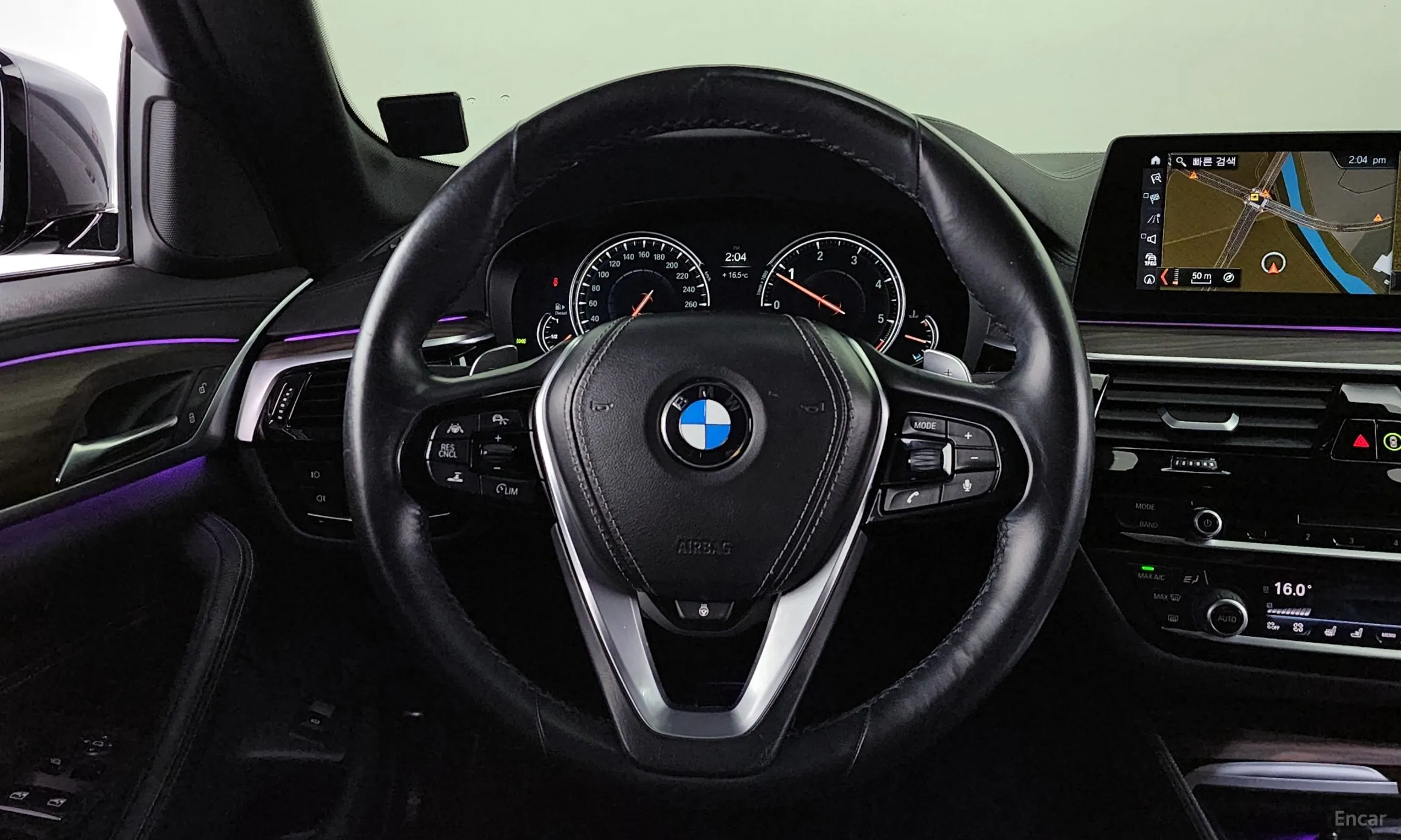 BMW 5 Series (G30) превью 13