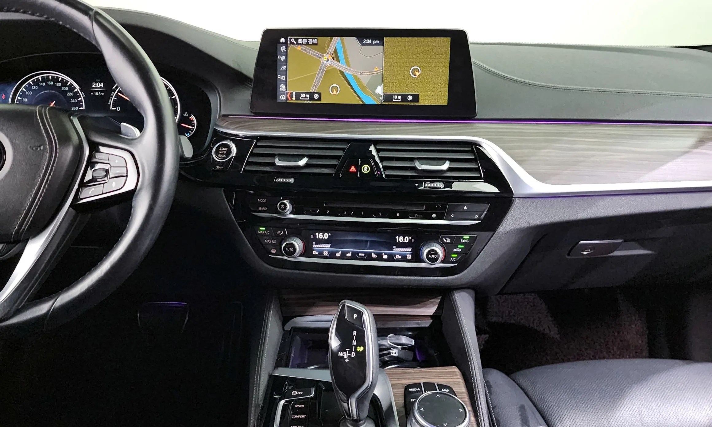 BMW 5 Series (G30) превью 14
