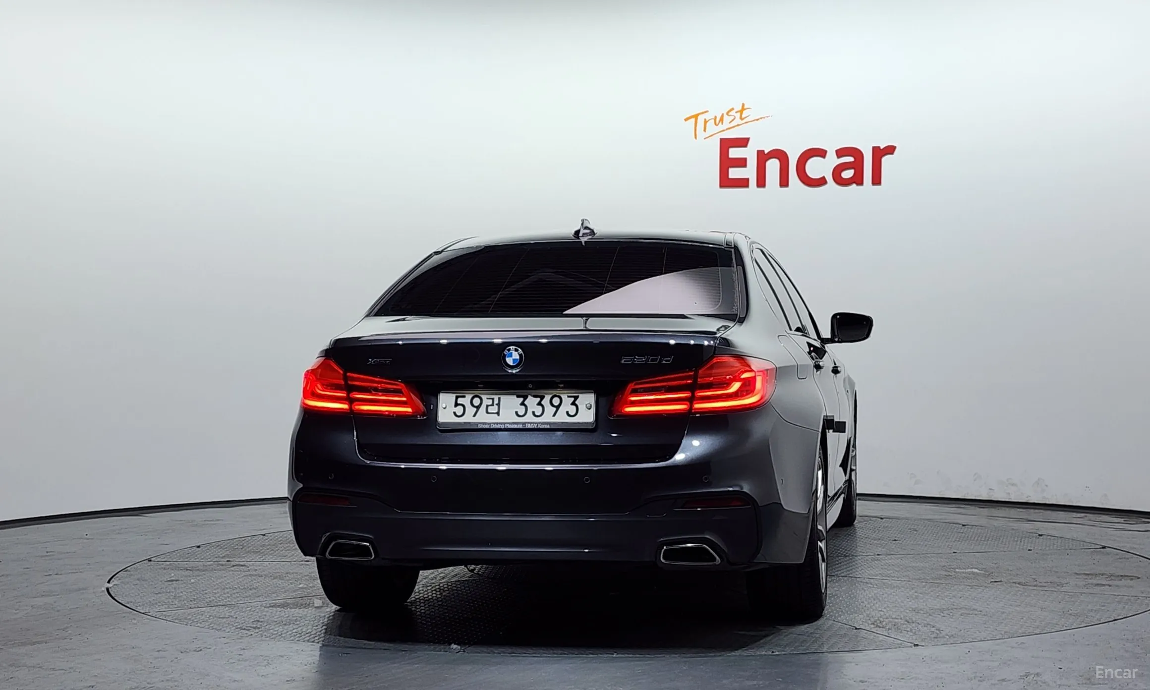 BMW 5 Series (G30) превью 4