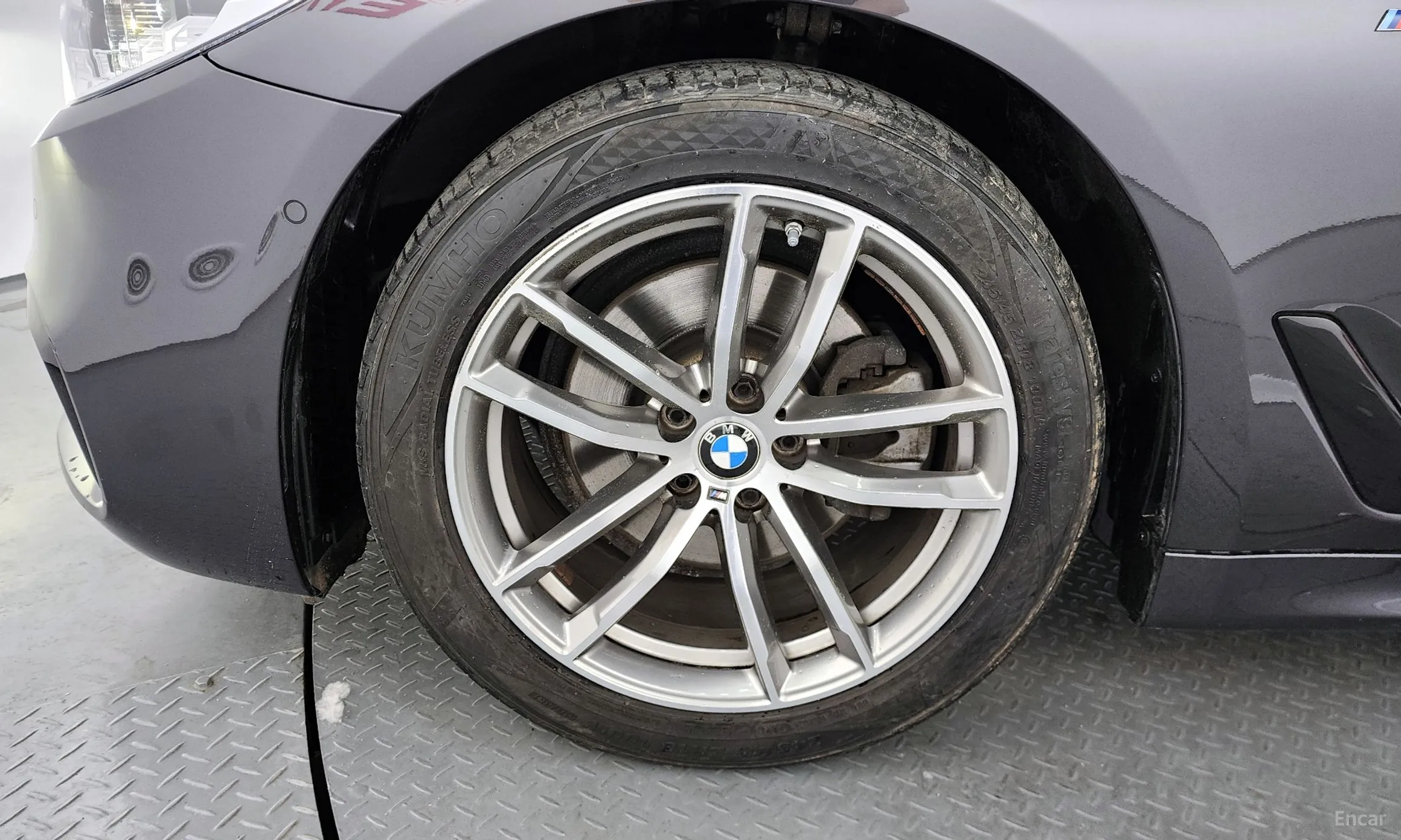 BMW 5 Series (G30) превью 5