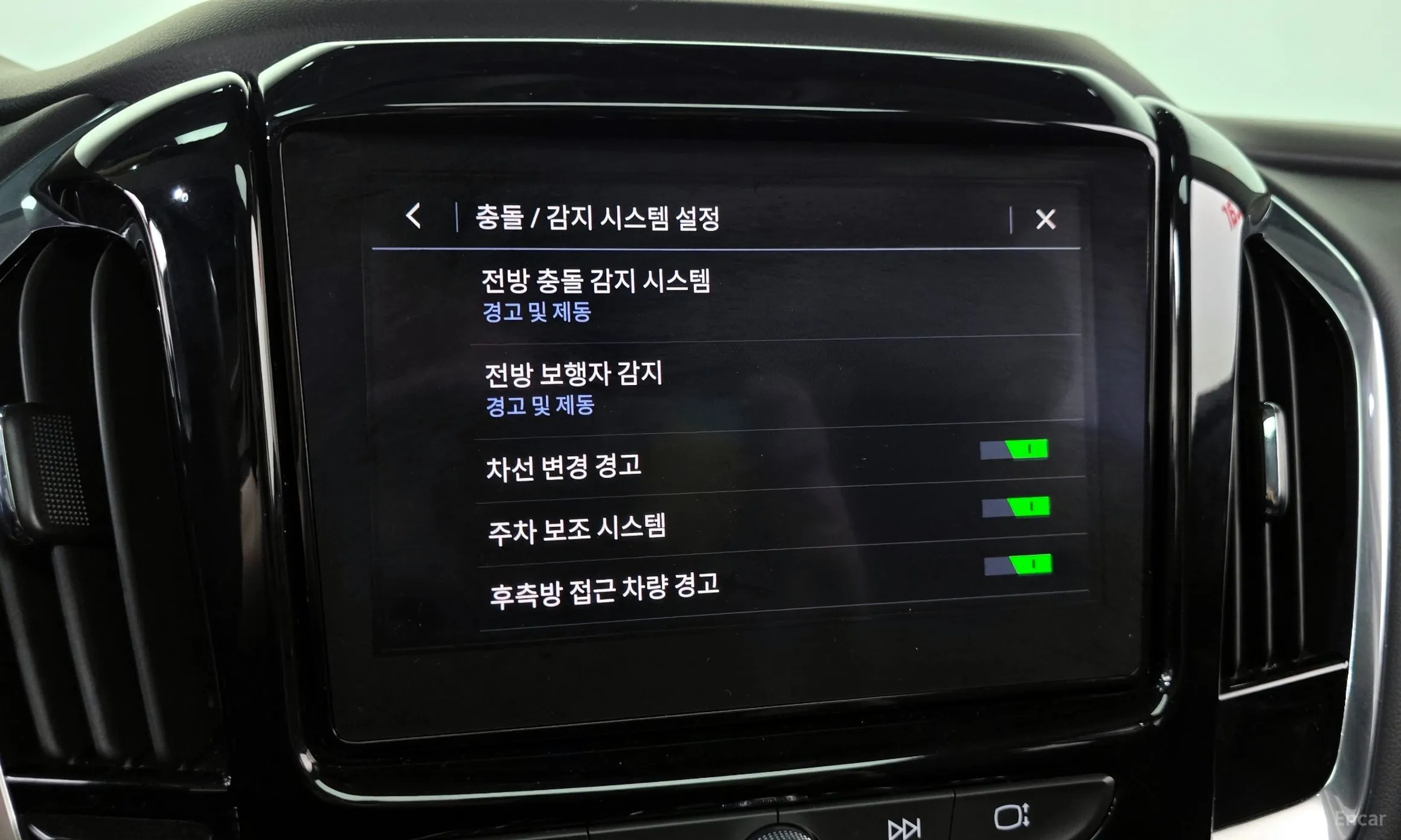Chevrolet (GM Daewoo) Traverse превью 15