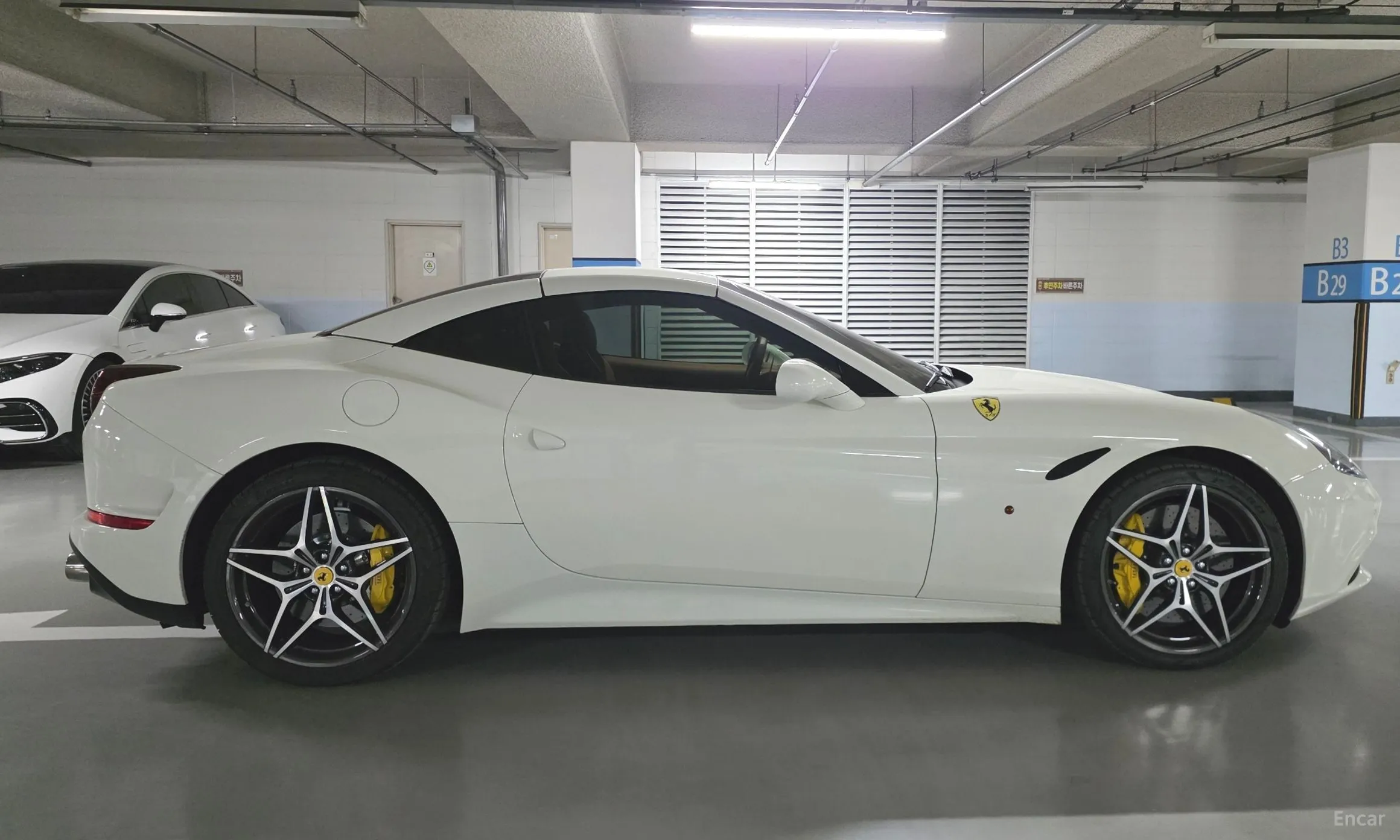 Ferrari California превью 10