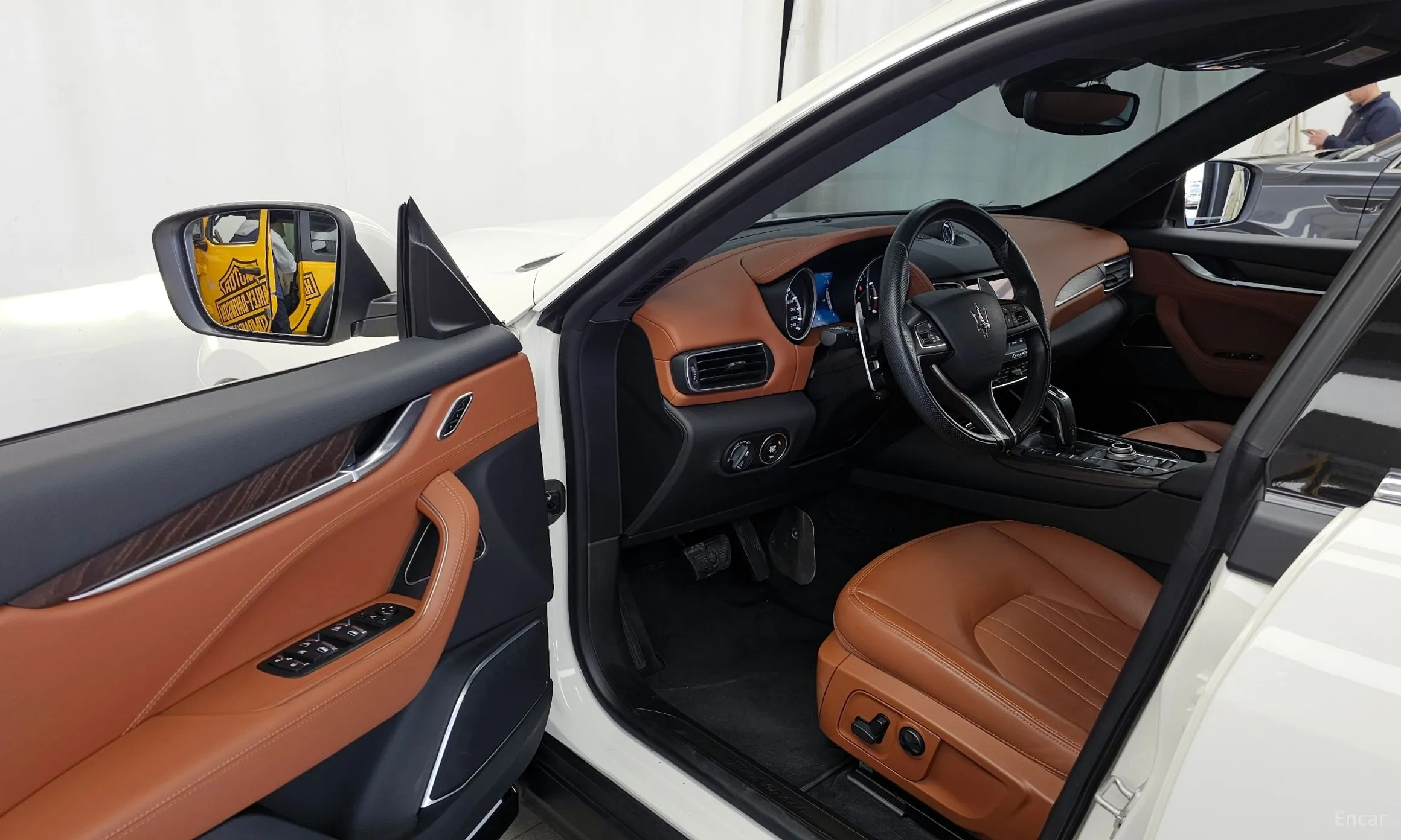 Maserati Levante превью 10