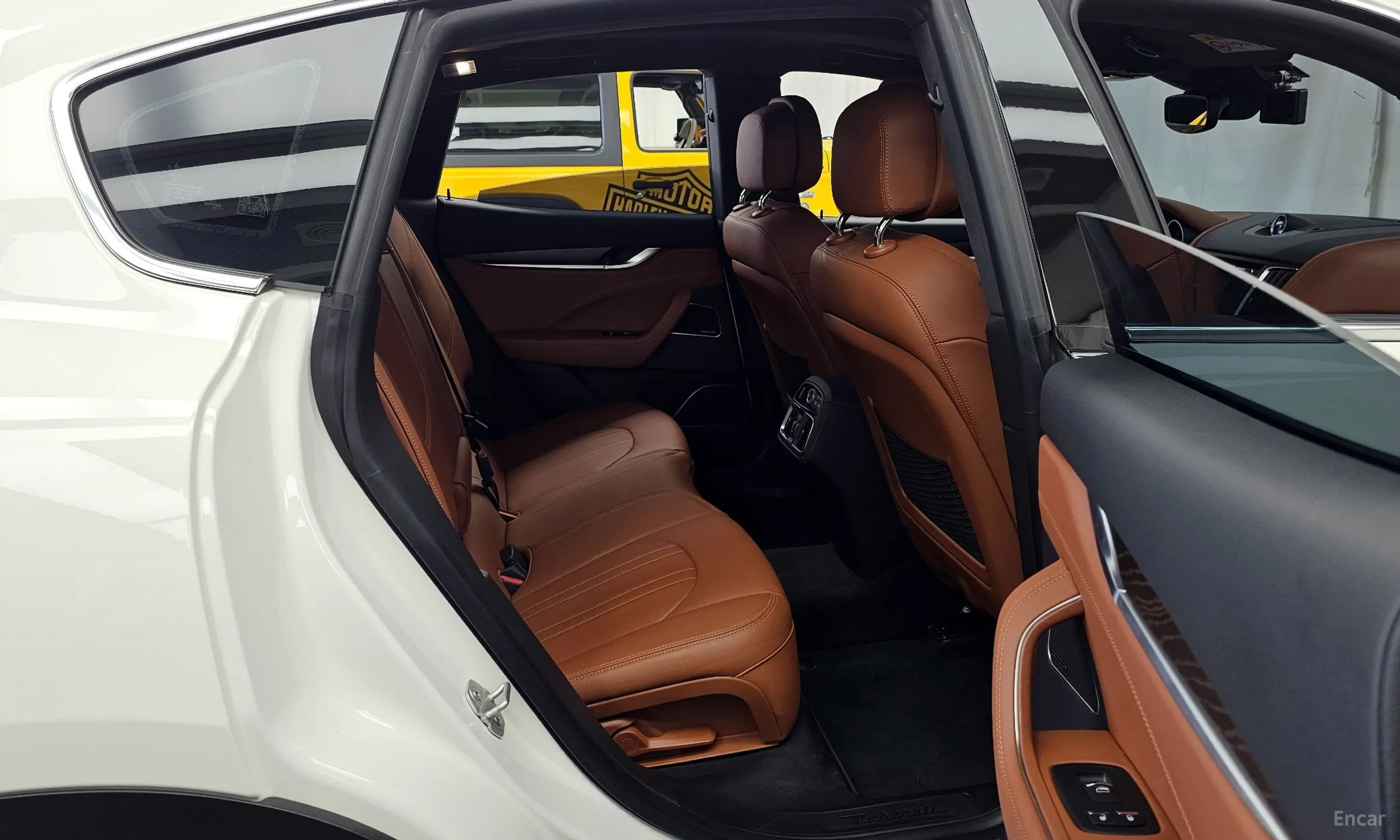 Maserati Levante превью 12