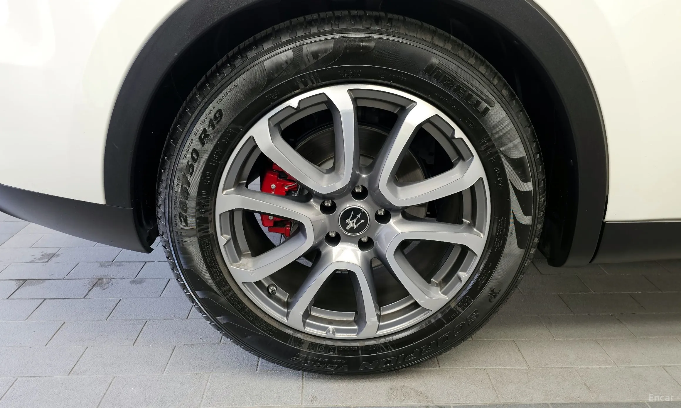 Maserati Levante превью 5