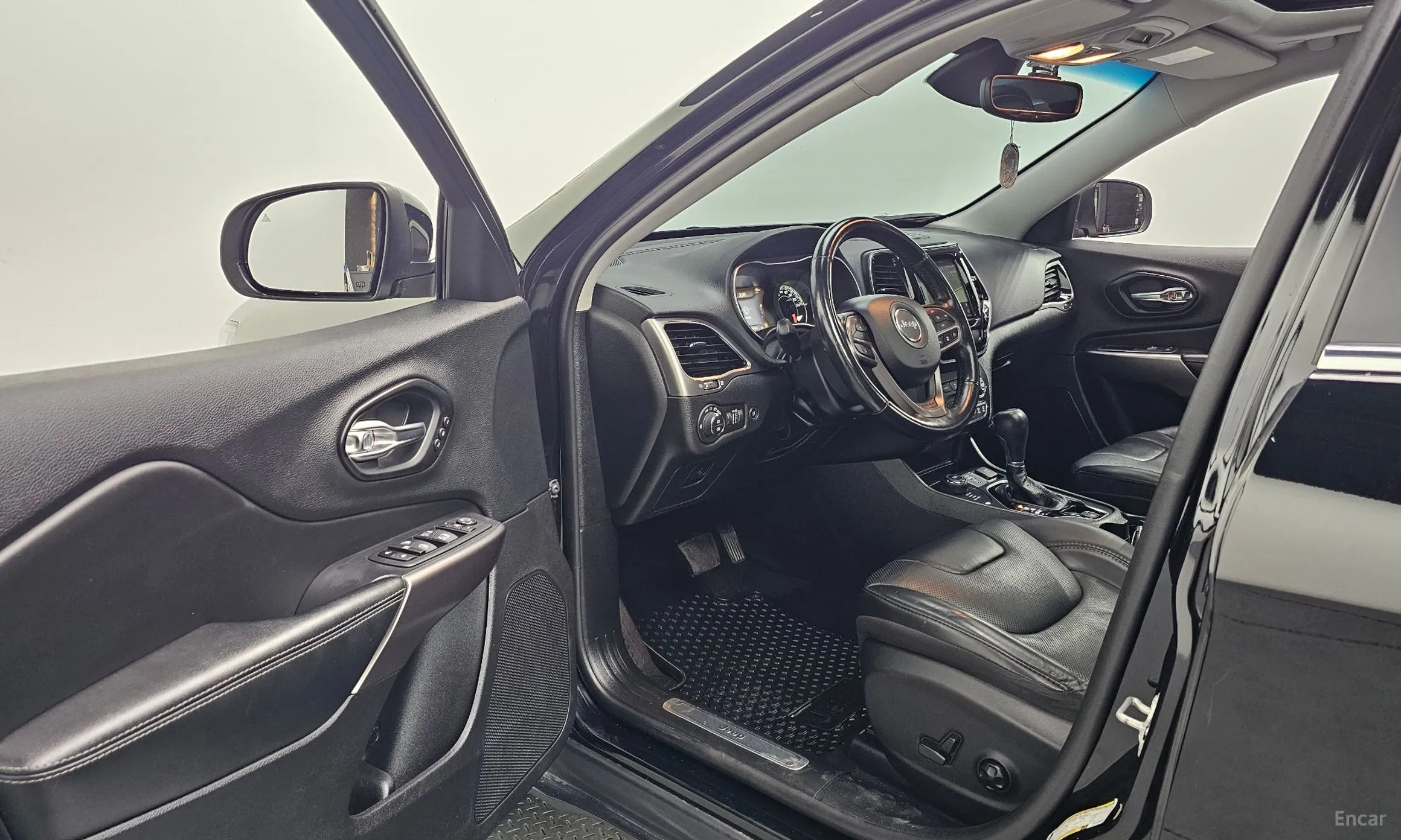 Jeep Cherokee (KL) превью 10