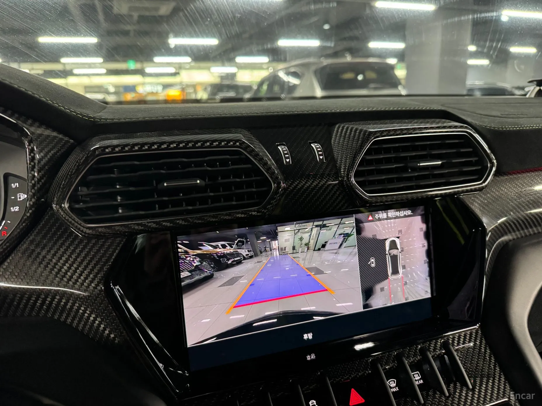 Lamborghini Urus превью 16