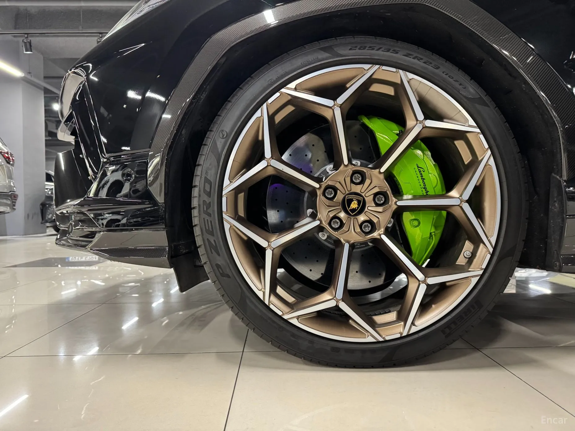 Lamborghini Urus превью 5