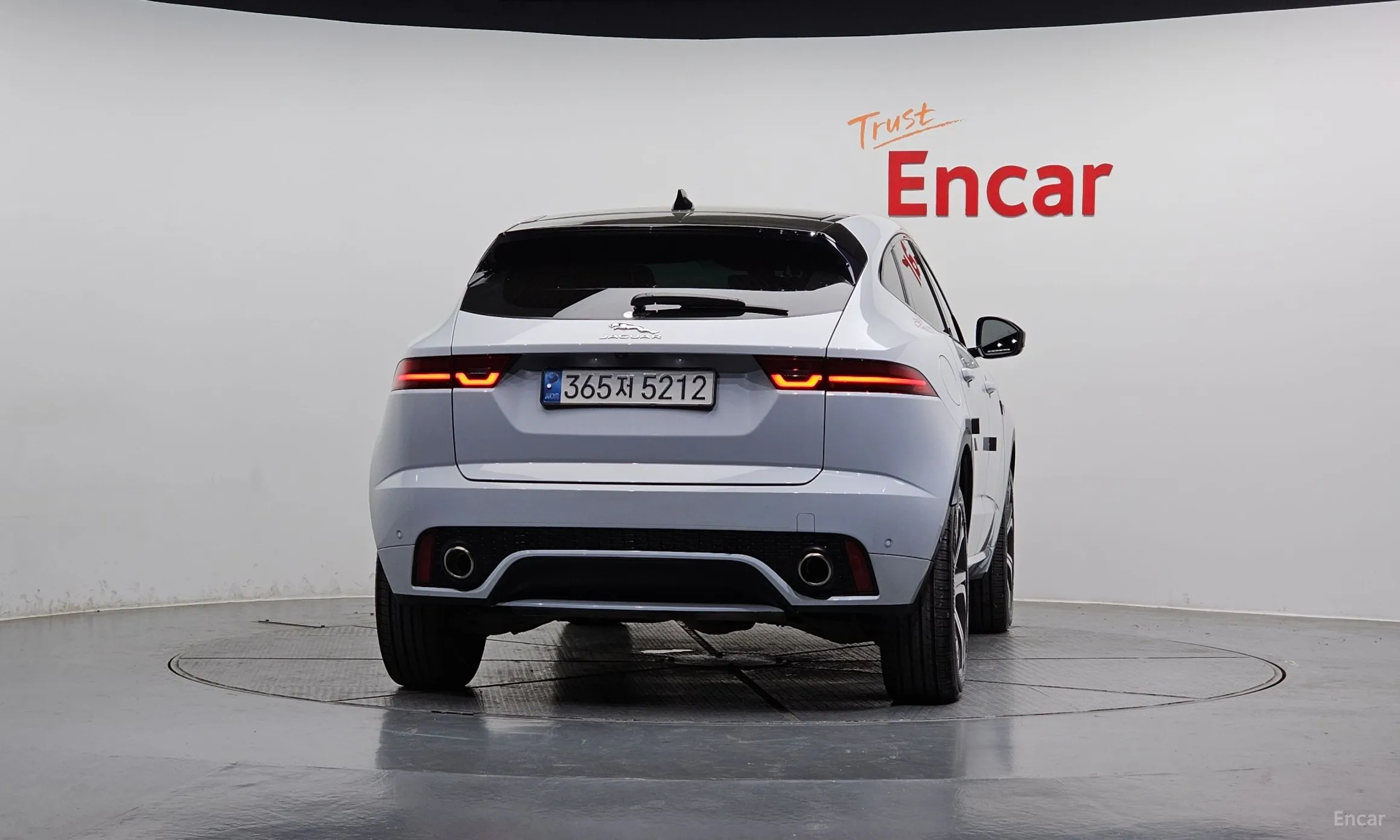 Jaguar E-PACE превью 4