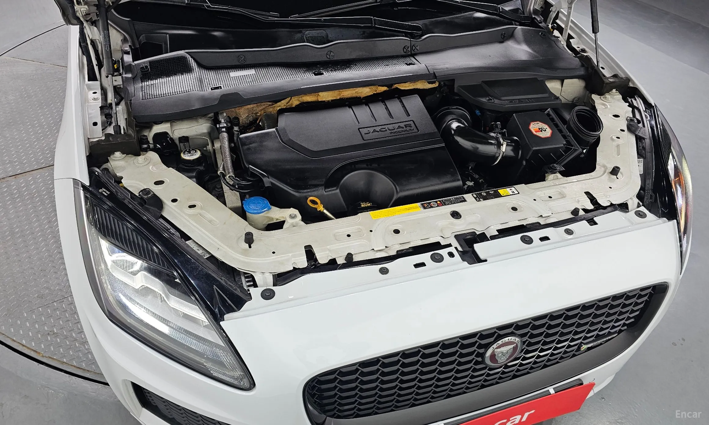 Jaguar E-PACE превью 6