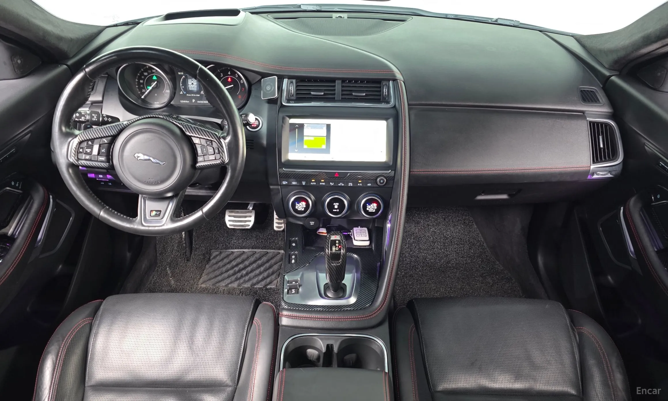 Jaguar E-PACE превью 7