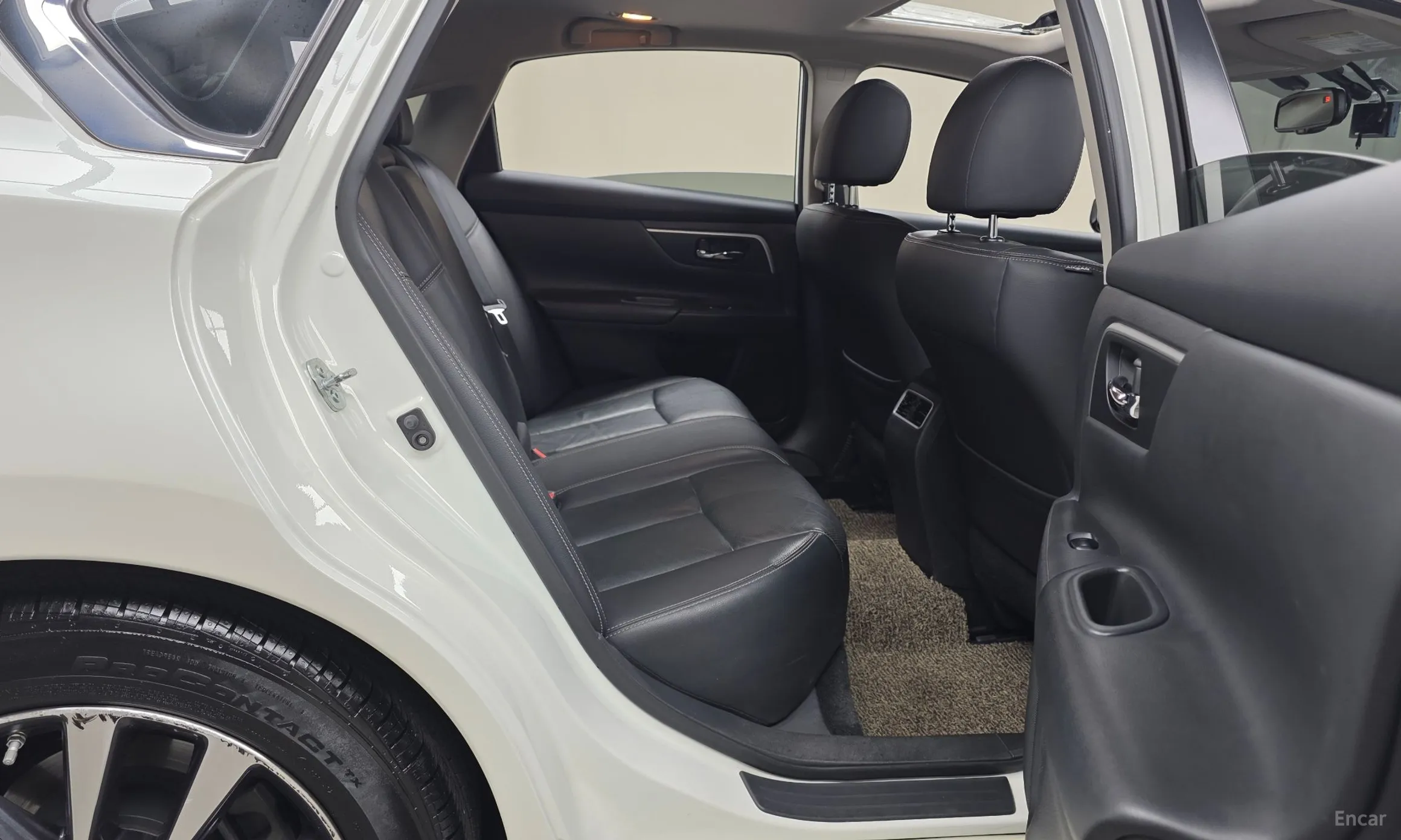 Nissan Altima превью 12