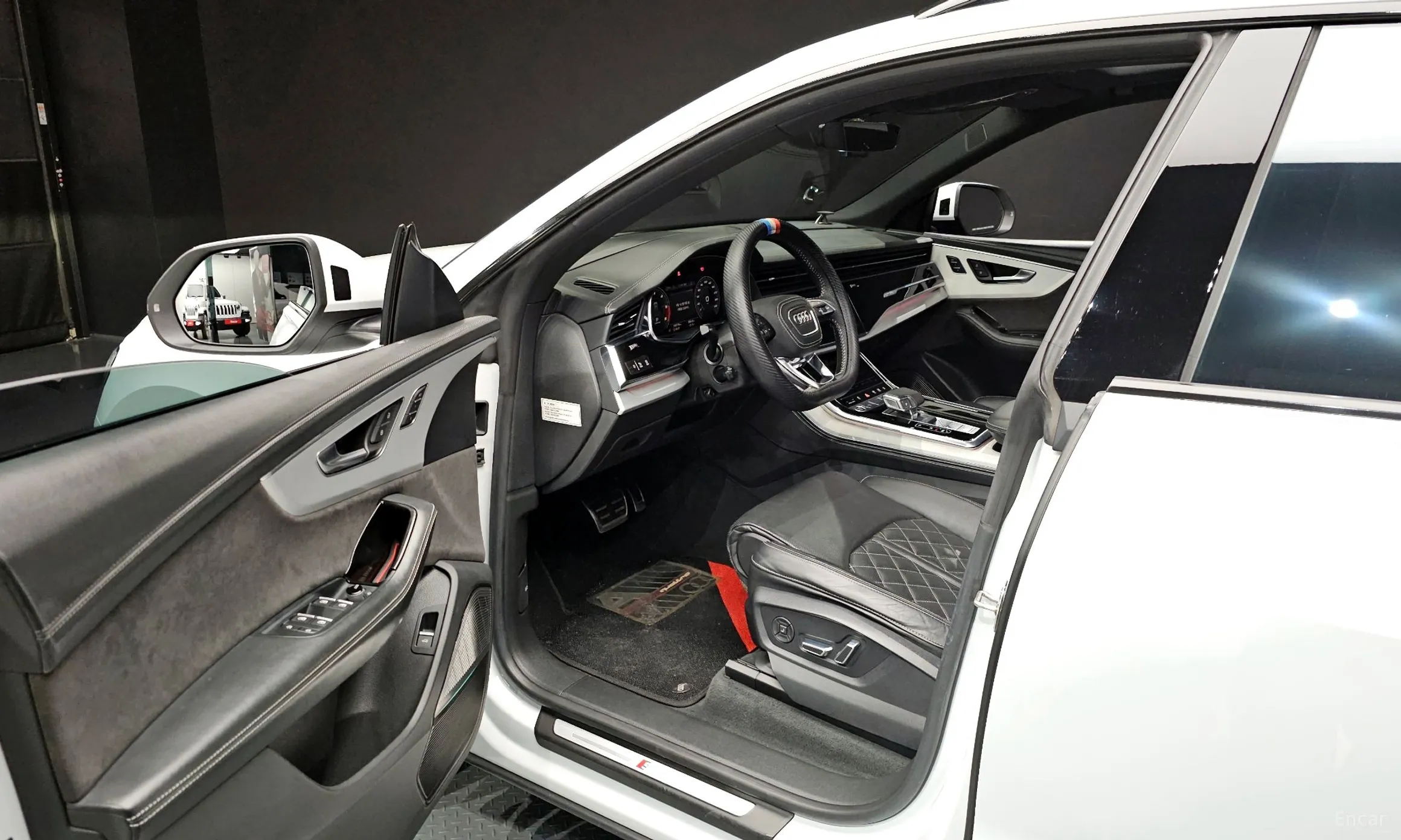 Audi Q8 (4M) превью 10