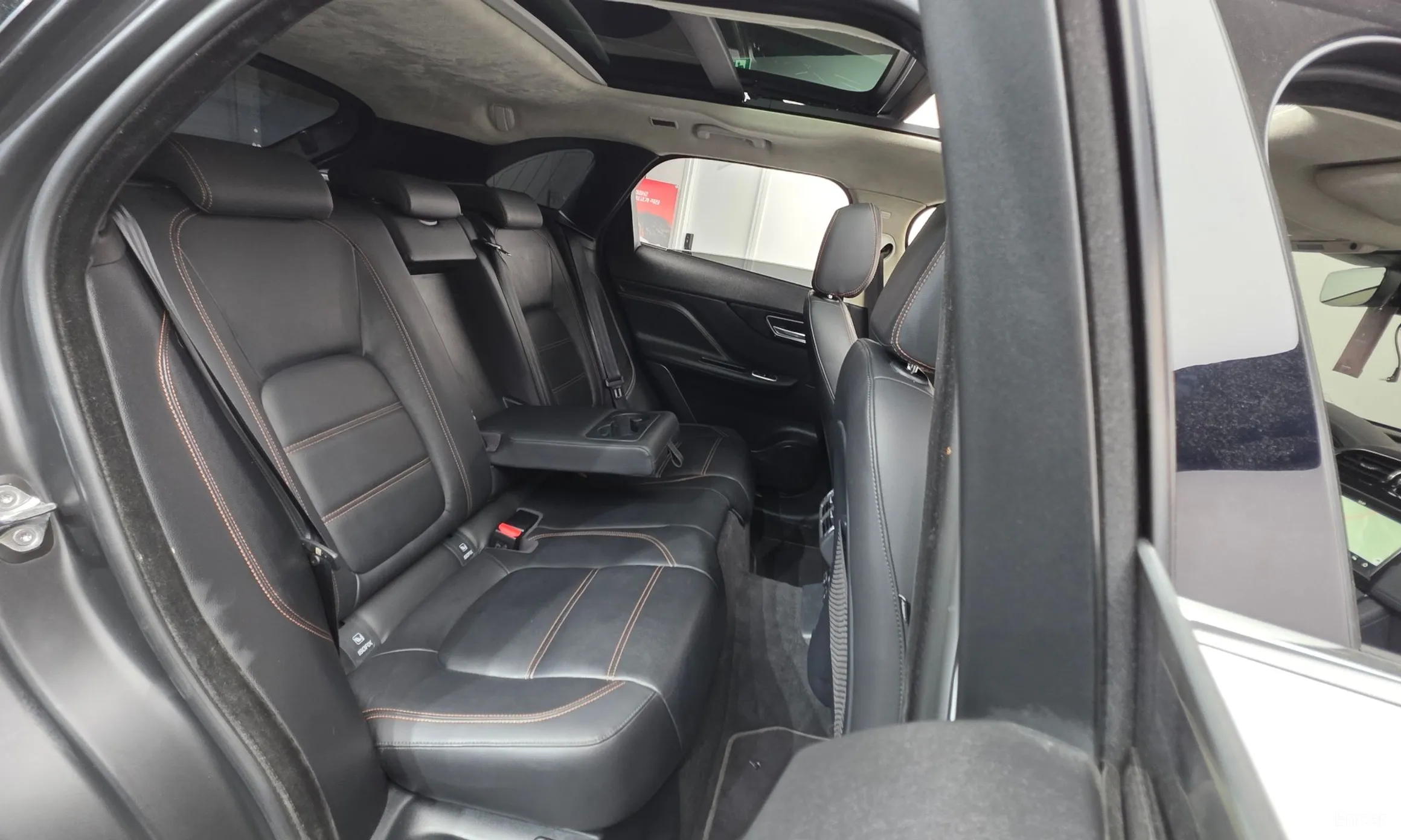 Jaguar F-PACE превью 19