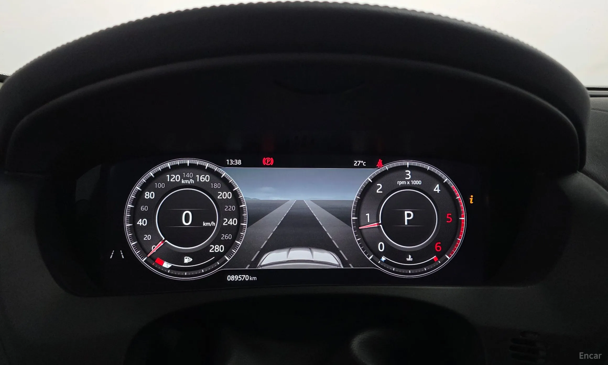Jaguar F-PACE превью 8